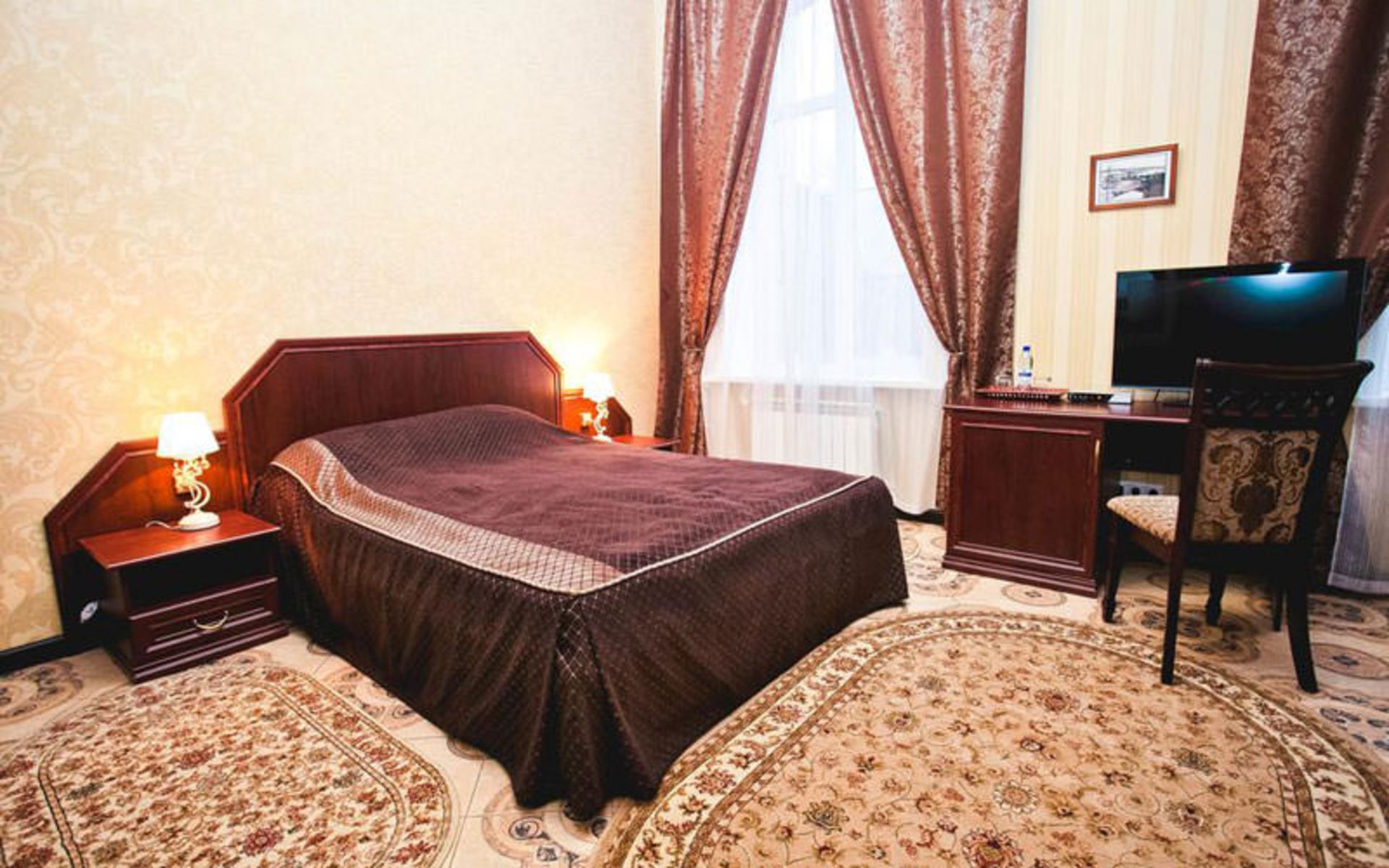 هتل نیکیتین (Nikitin Hotel)