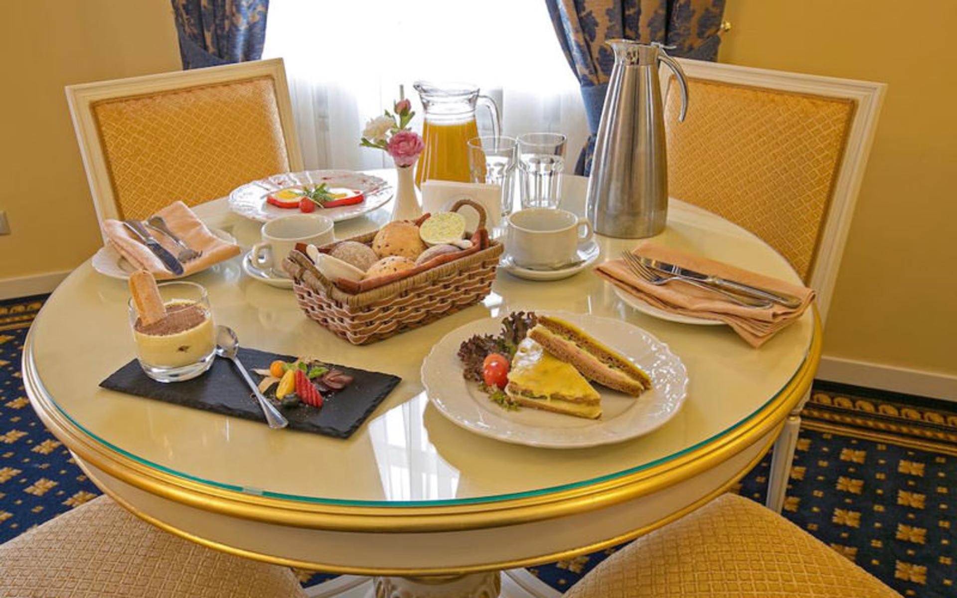 هتل ولگوگراد (Hotel Volgograd)