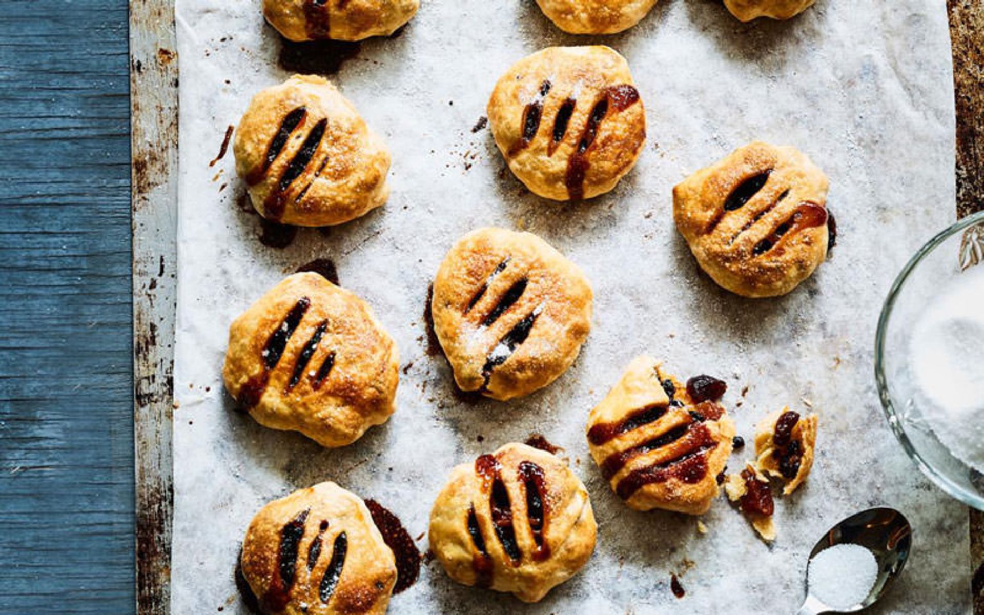 کیک اکلز (Eccles cake) – انگلستان