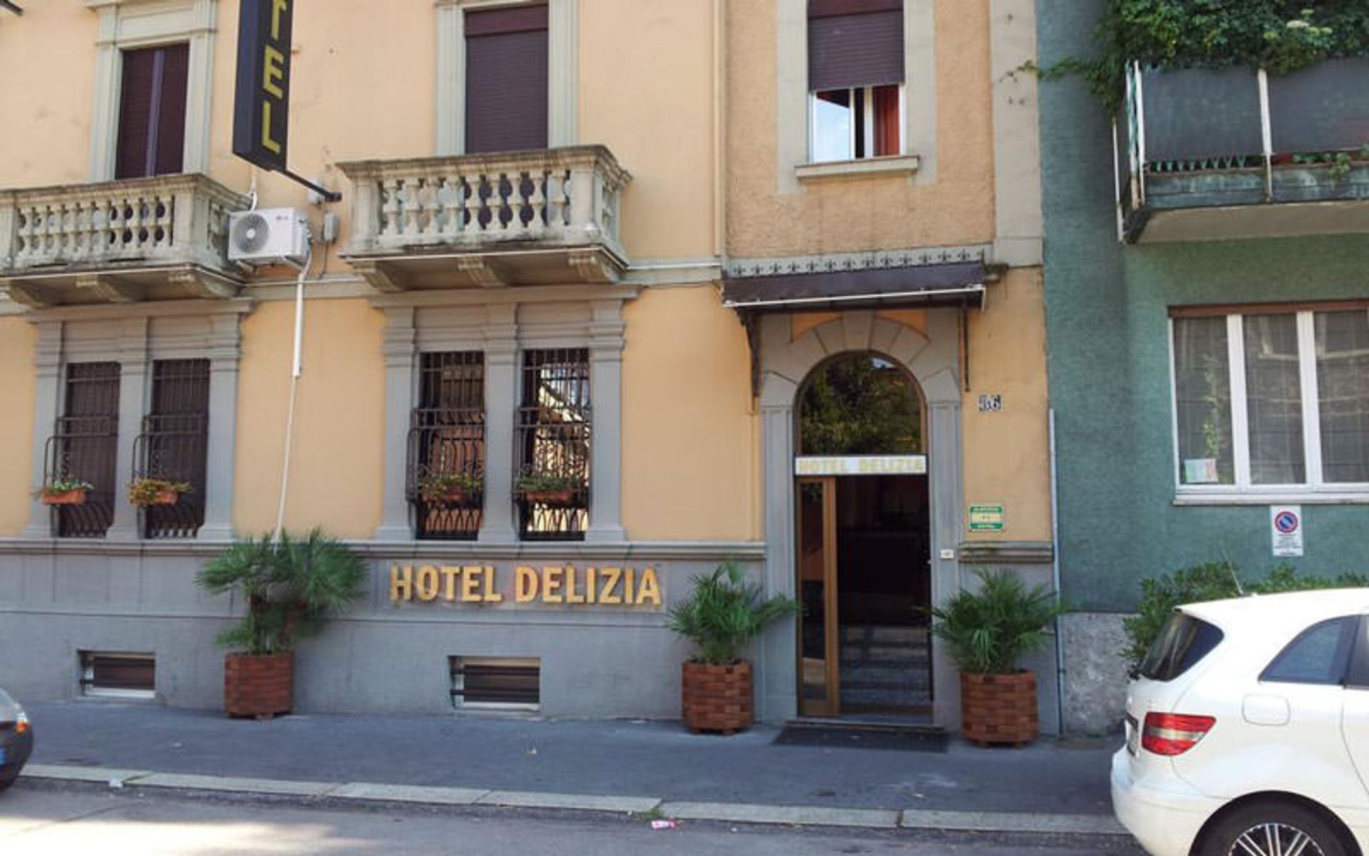 هتل دلیزیا (Hotel Delizia)