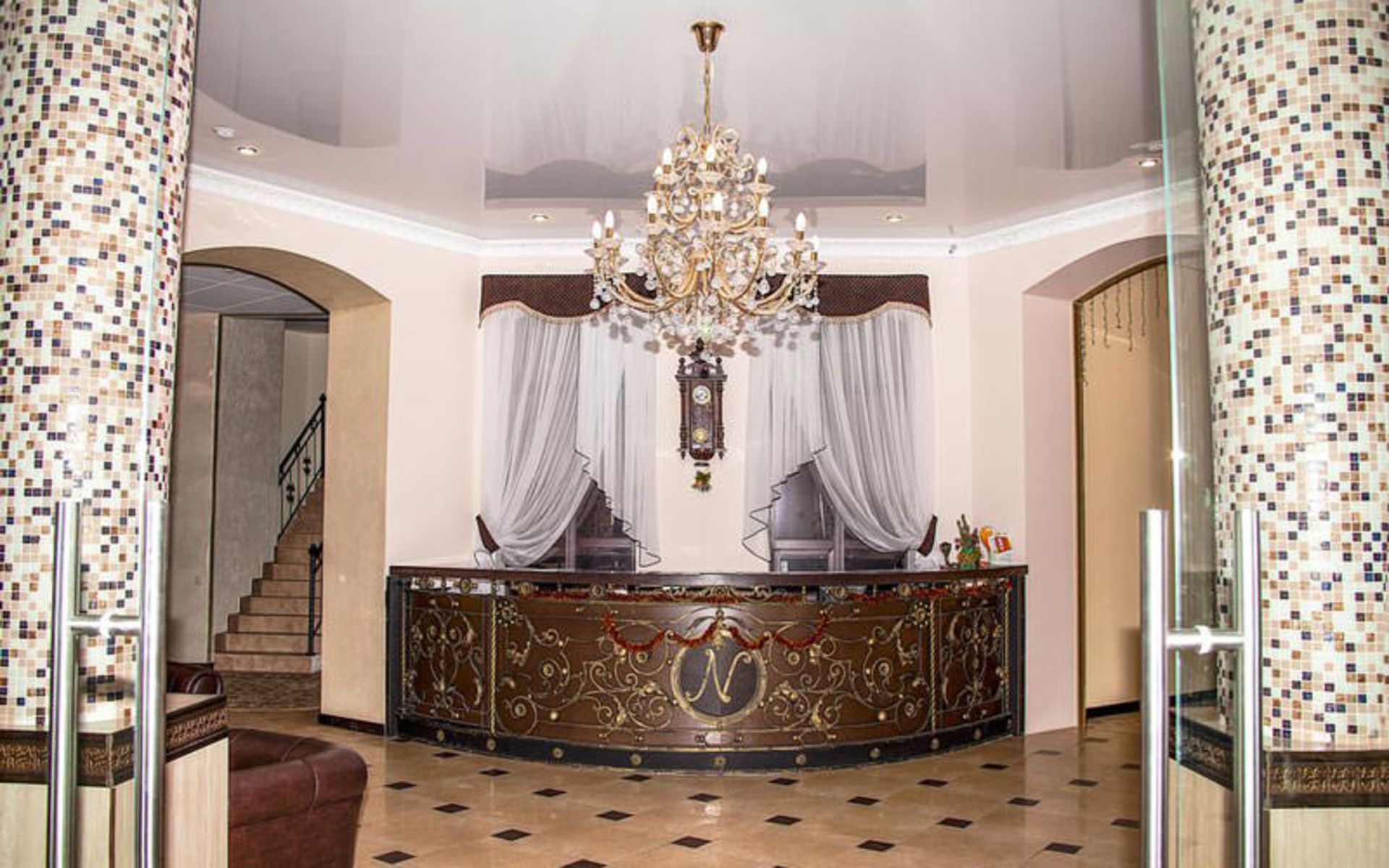 هتل نیکیتین (Nikitin Hotel)