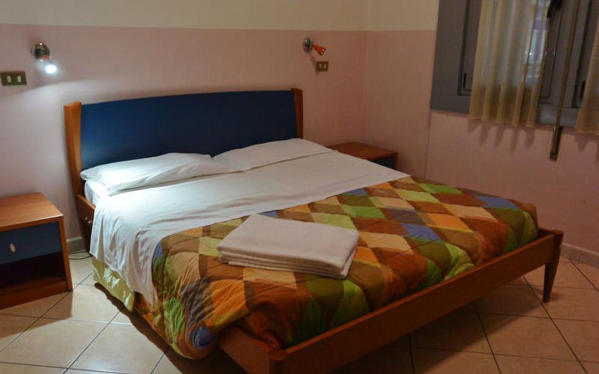 هتل سنترال استیشن (Hotel Central Station)