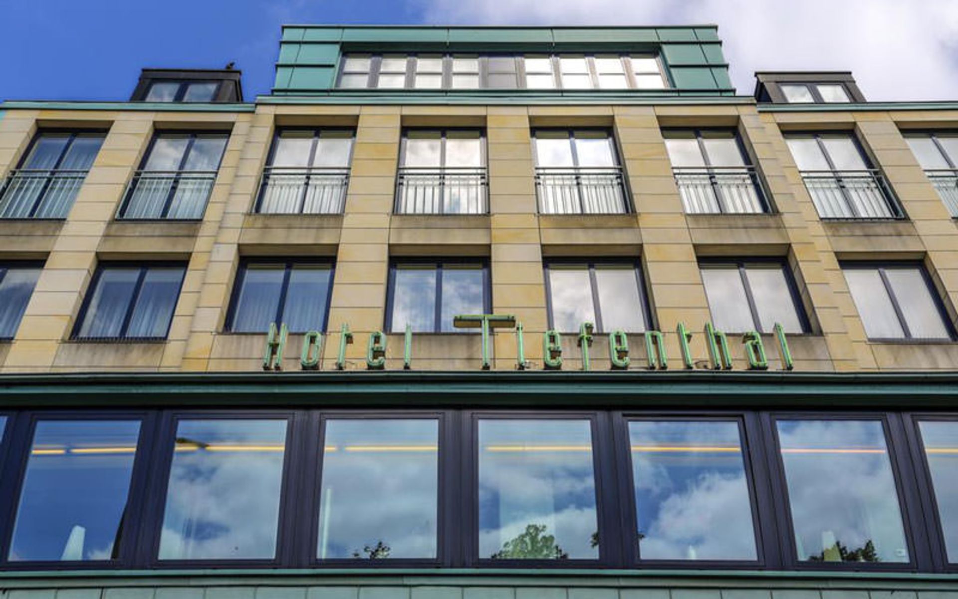 هتل تیفنتال (Hotel Tiefenthal)