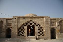 آب انبار ورزنه