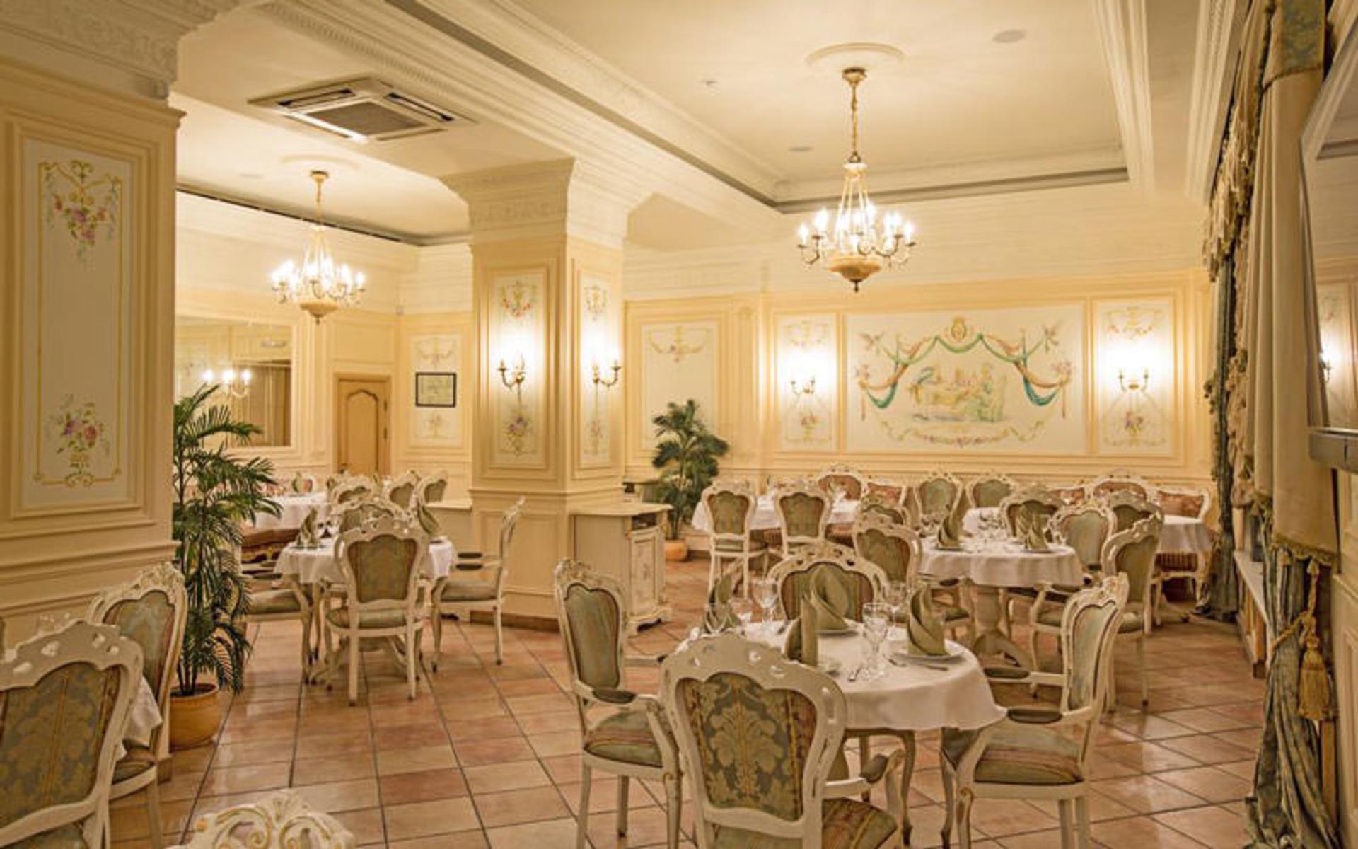 هتل ولگوگراد (Hotel Volgograd)