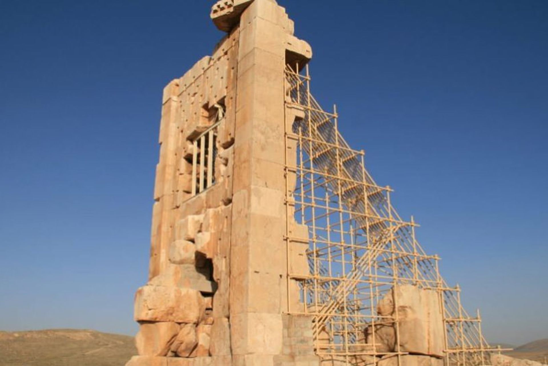 آرامگاه کمبوجیه