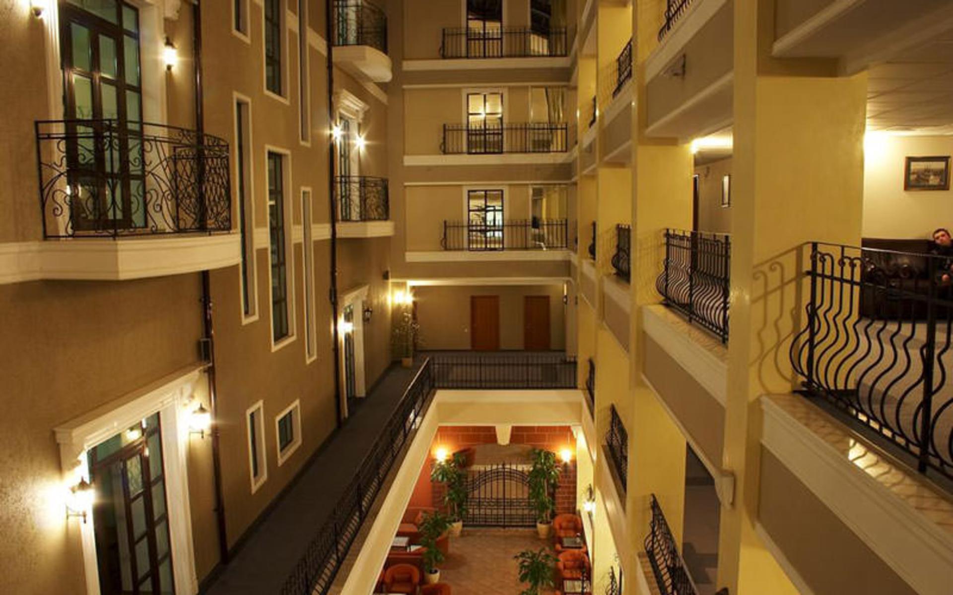 هتل شالیاپین پالاس (Shalyapin Palace Hotel)