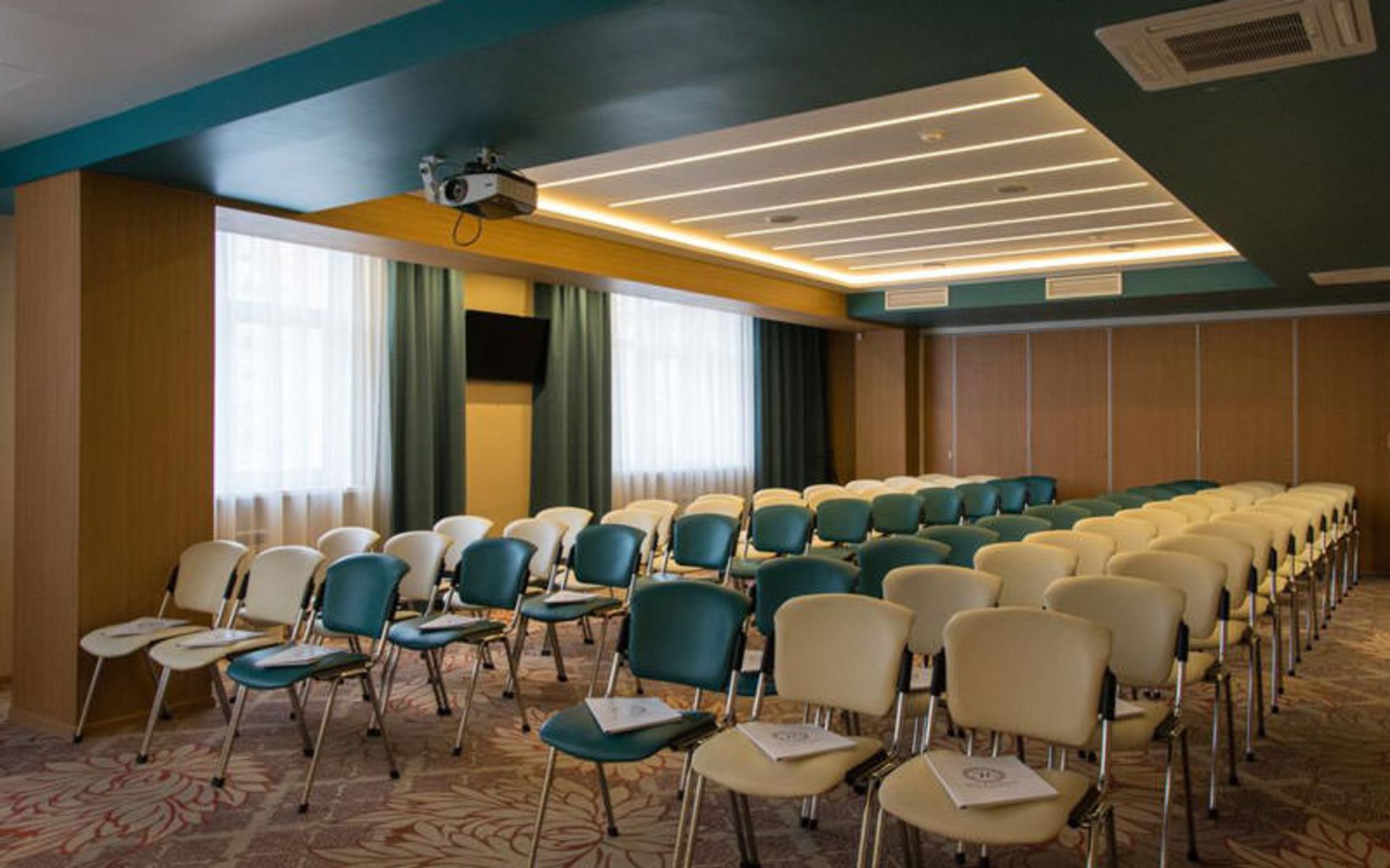 هتل کالیبین پارک (Kulibin Park Hotel)