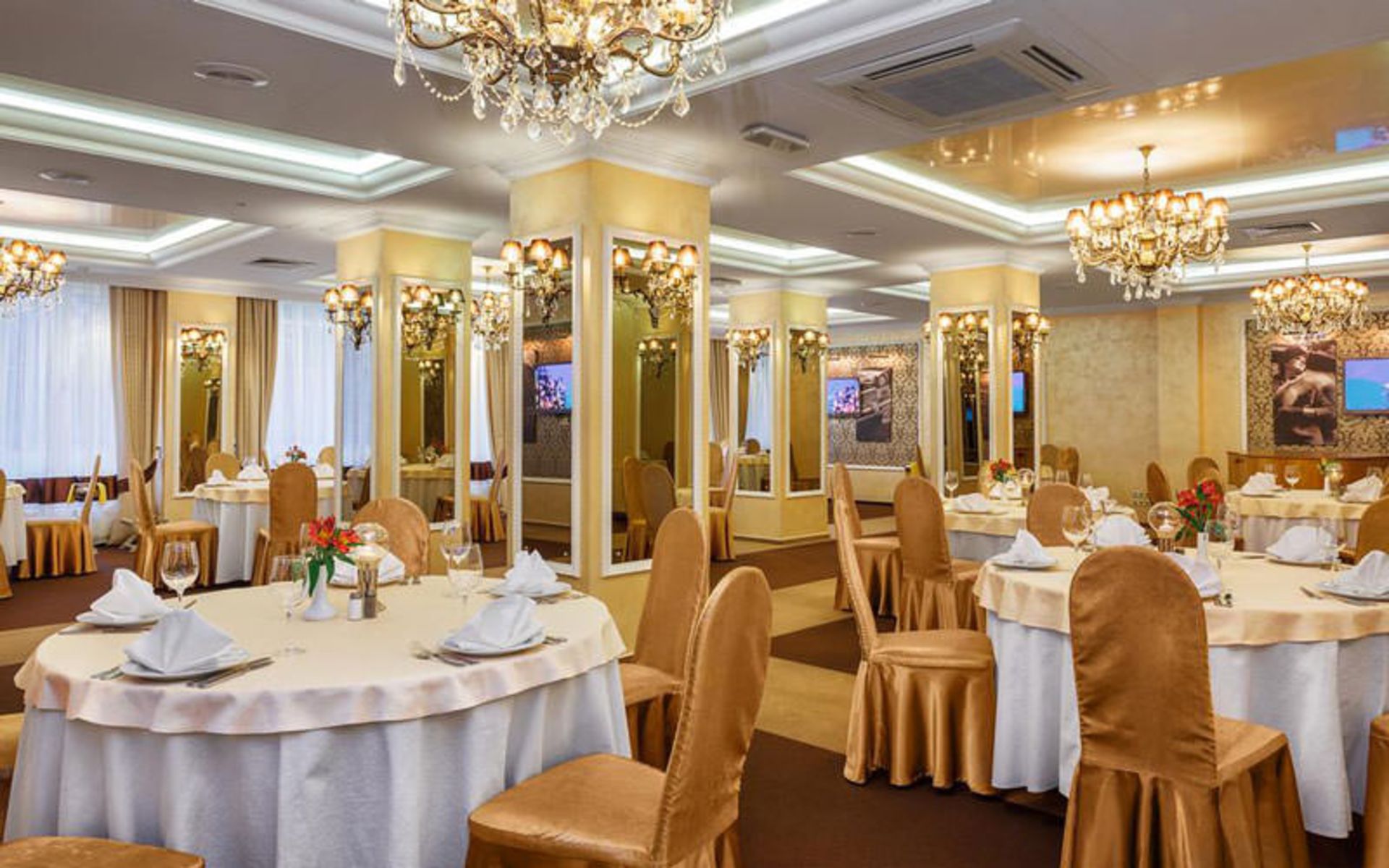هتل ولنا (Volna Hotel)