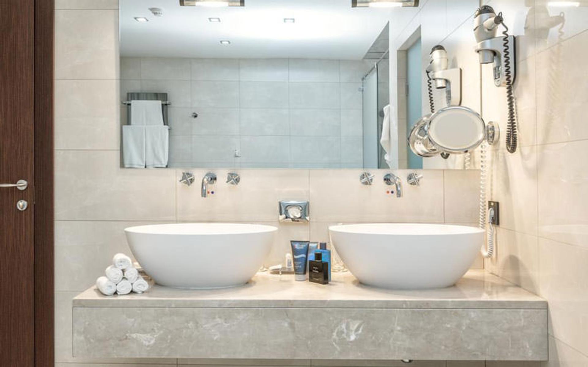 هتل ولنا (Volna Hotel)
