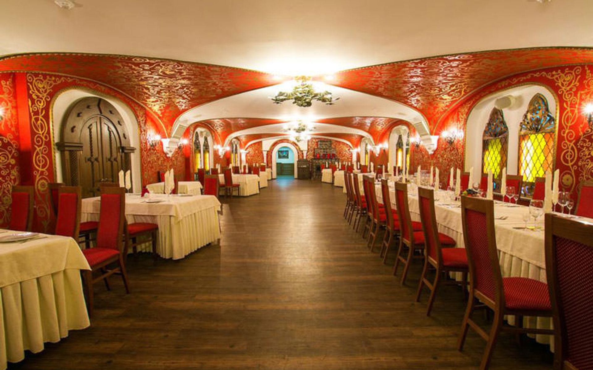 هتل تساریتسینکایا اسلوبودا (Tsaritsinskaya Sloboda)