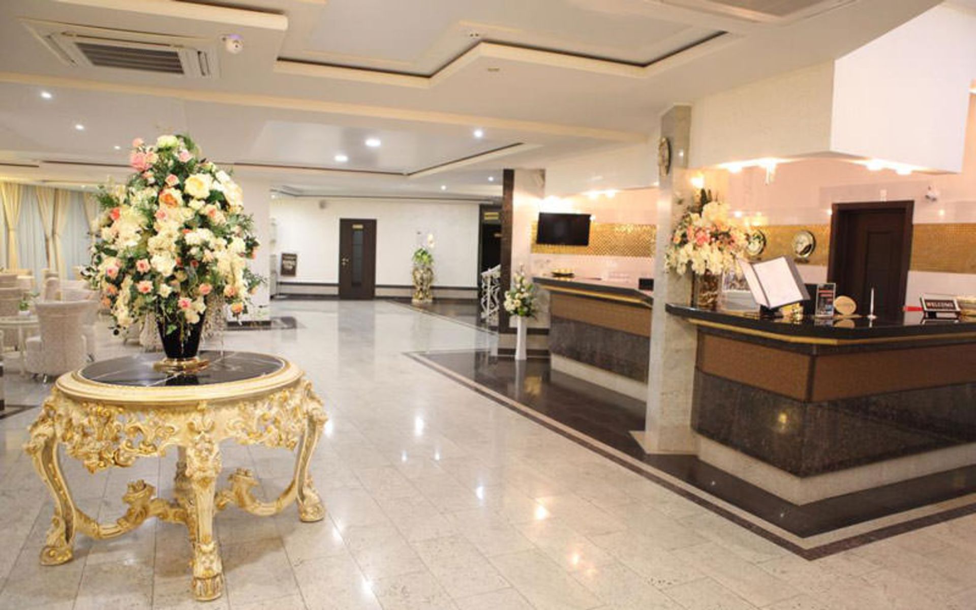هتل رینگ (Hotel RING)