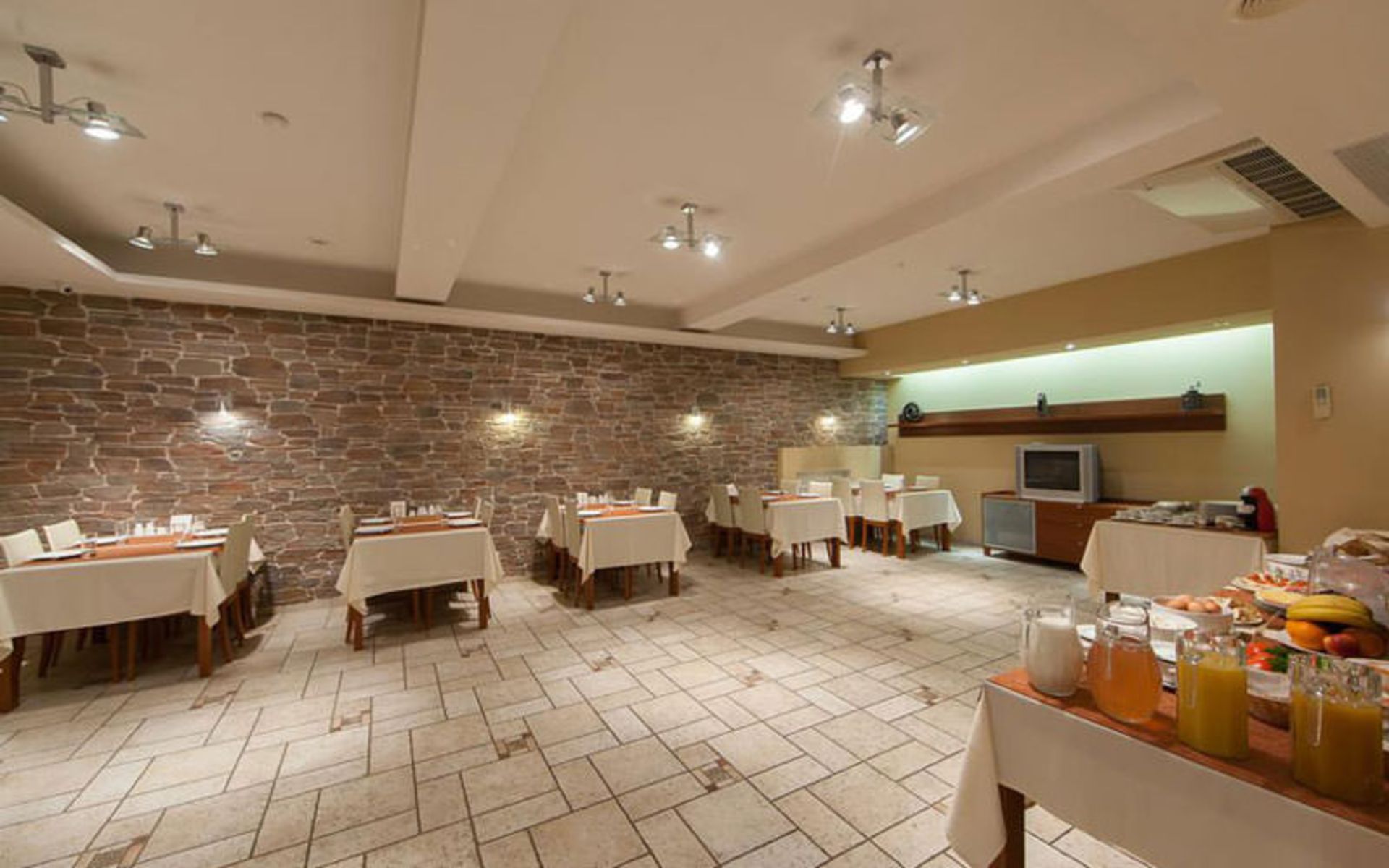 هتل گورکی (Gorky Hotel)