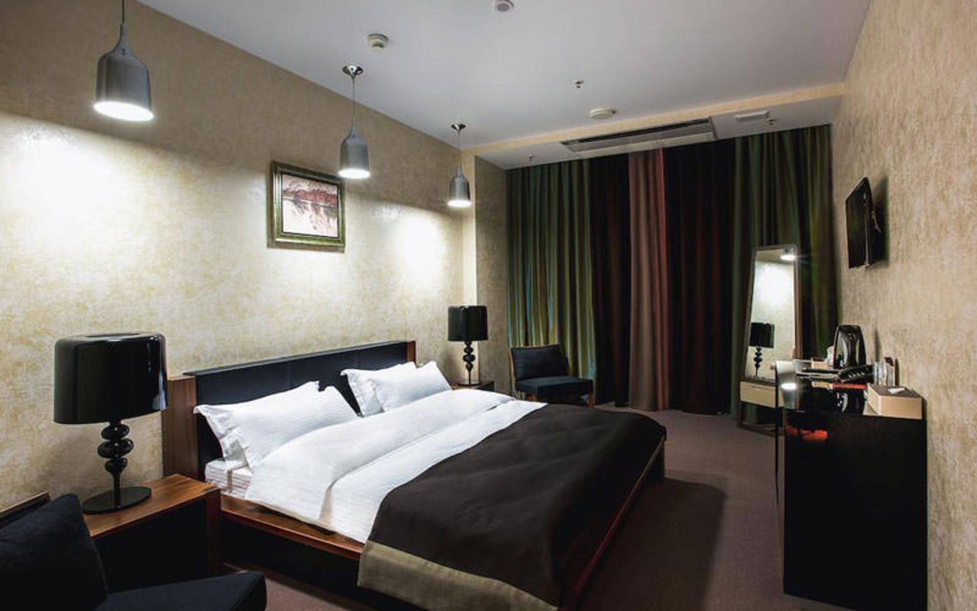 هتل سیتی هتل (City Hotel)