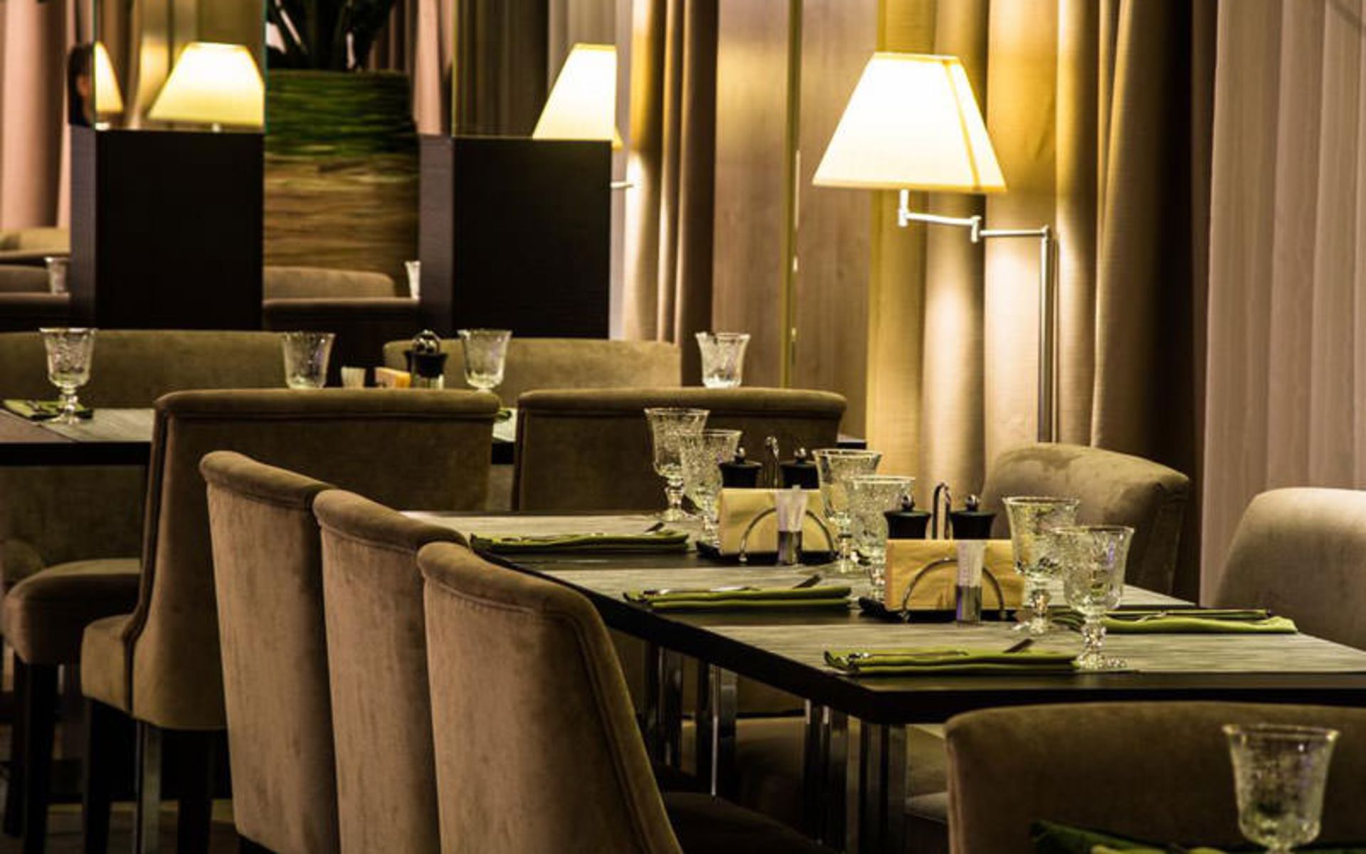 هتل کالیبین پارک (Kulibin Park Hotel)