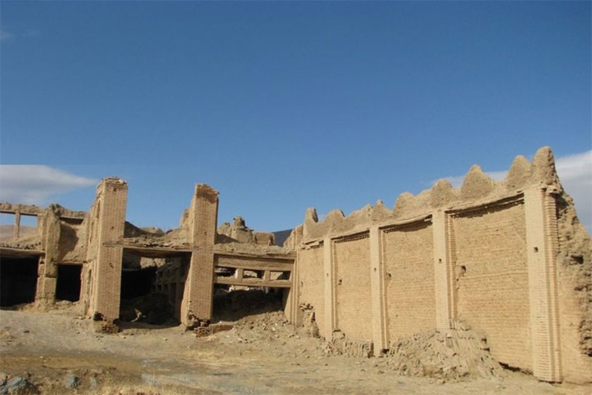 قلعه اردلان (اشتران)