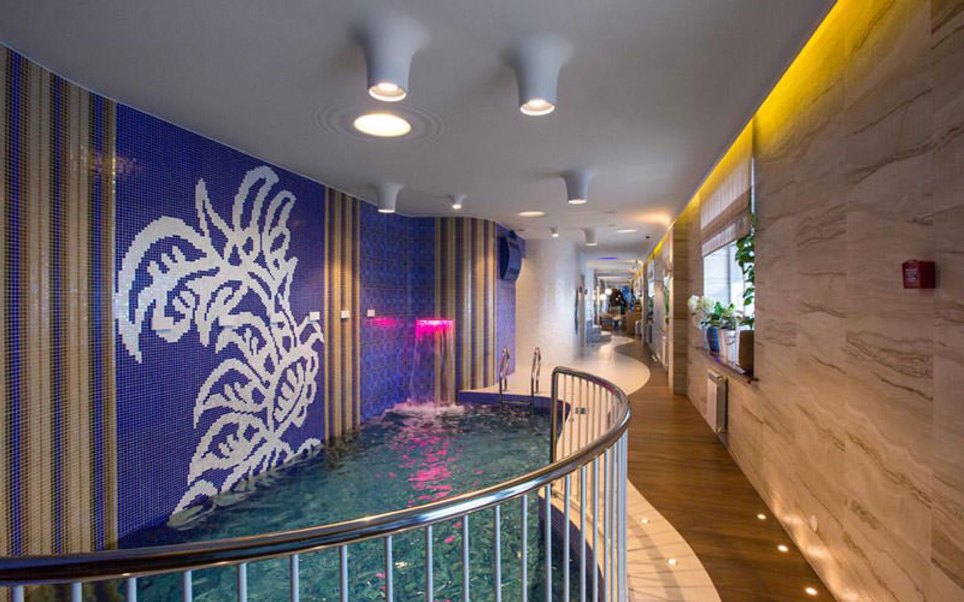 هتل کالیبین پارک (Kulibin Park Hotel)