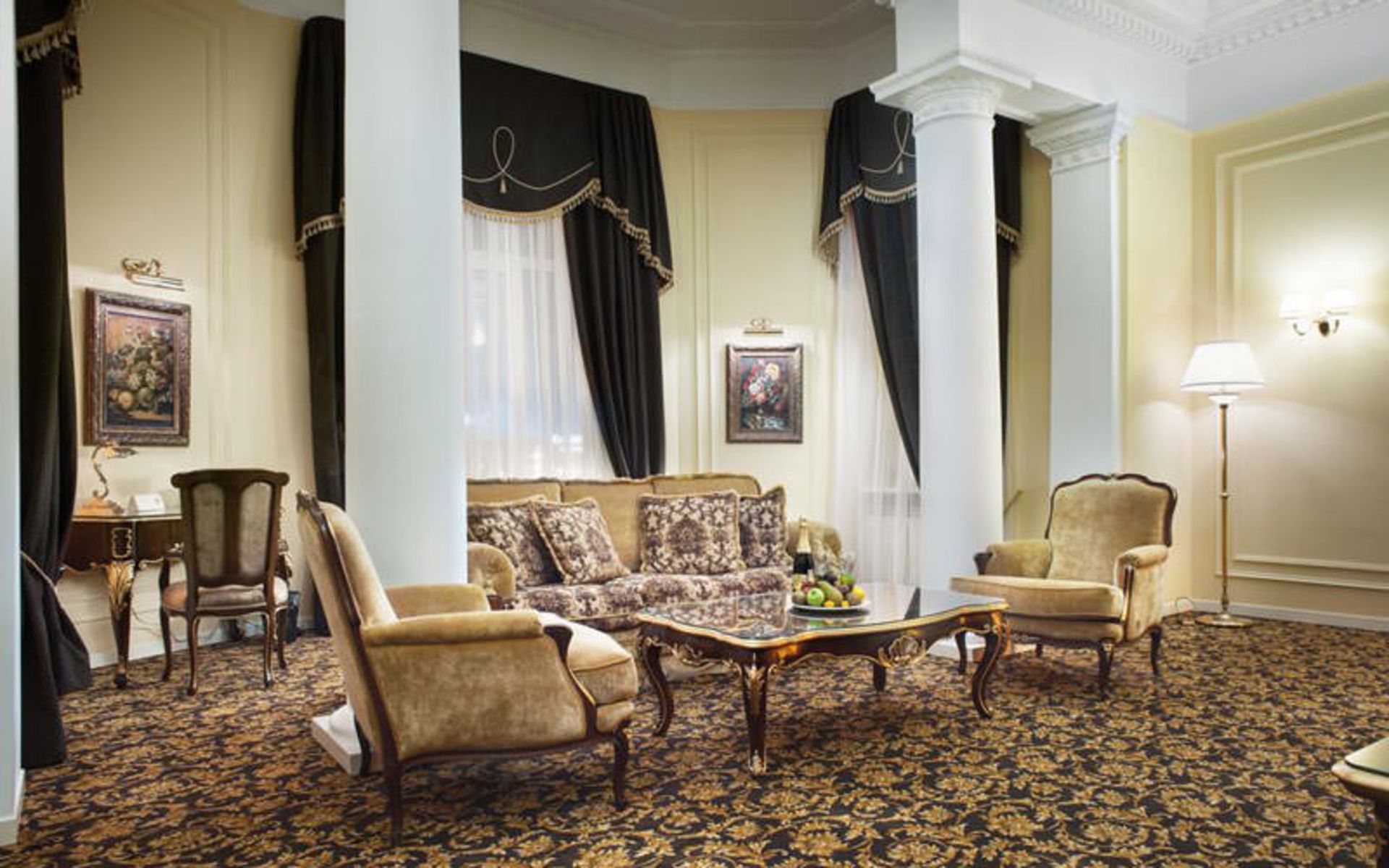 هتل ولگوگراد (Hotel Volgograd)
