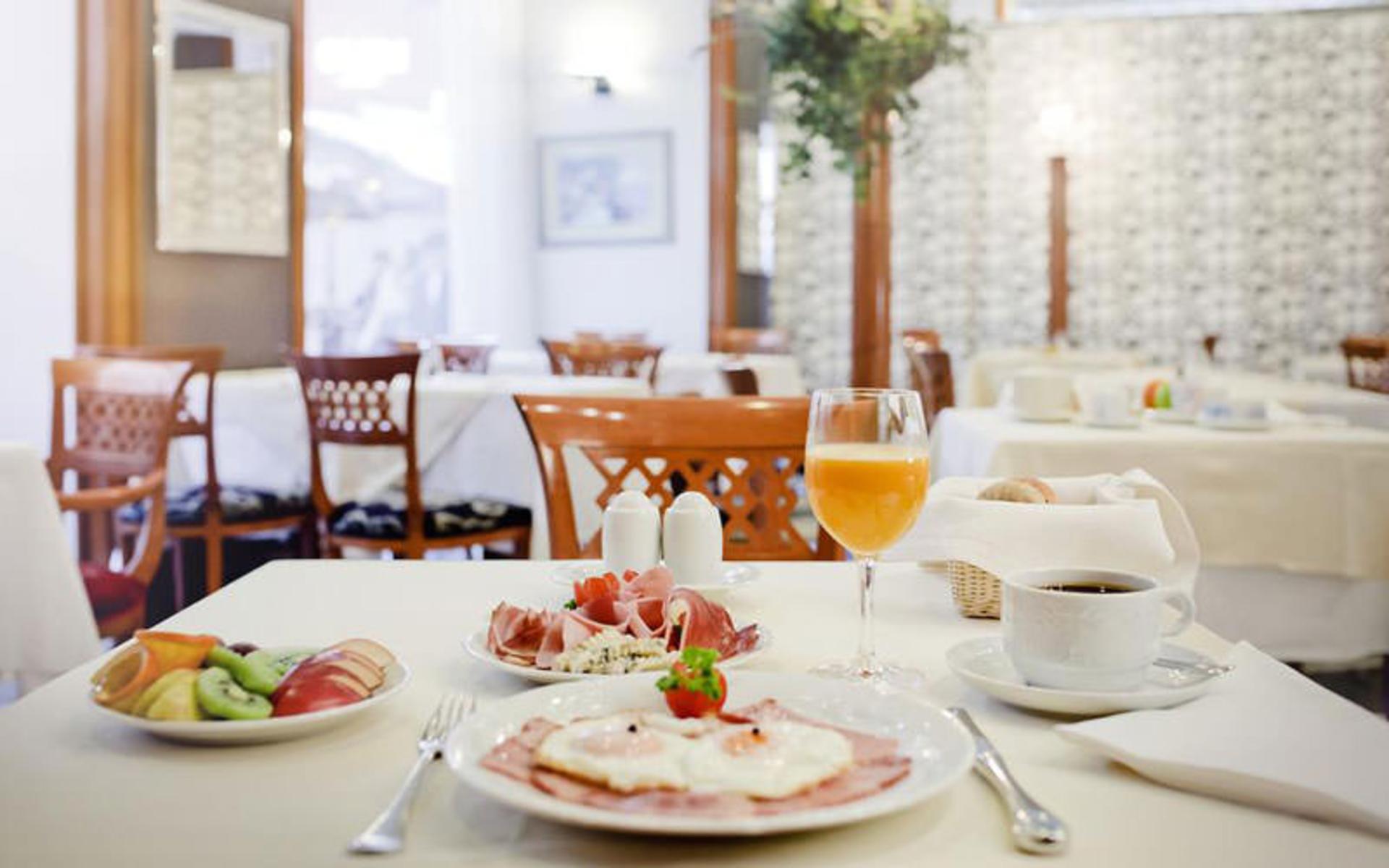 هتل دوبرونیک (Hotel Dubrovnik)
