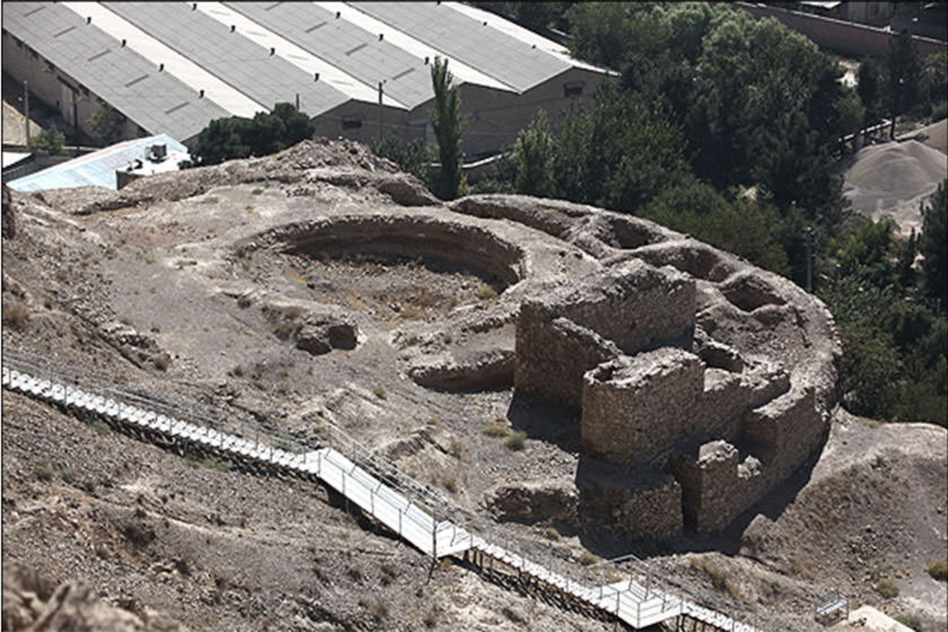 برج اینانج