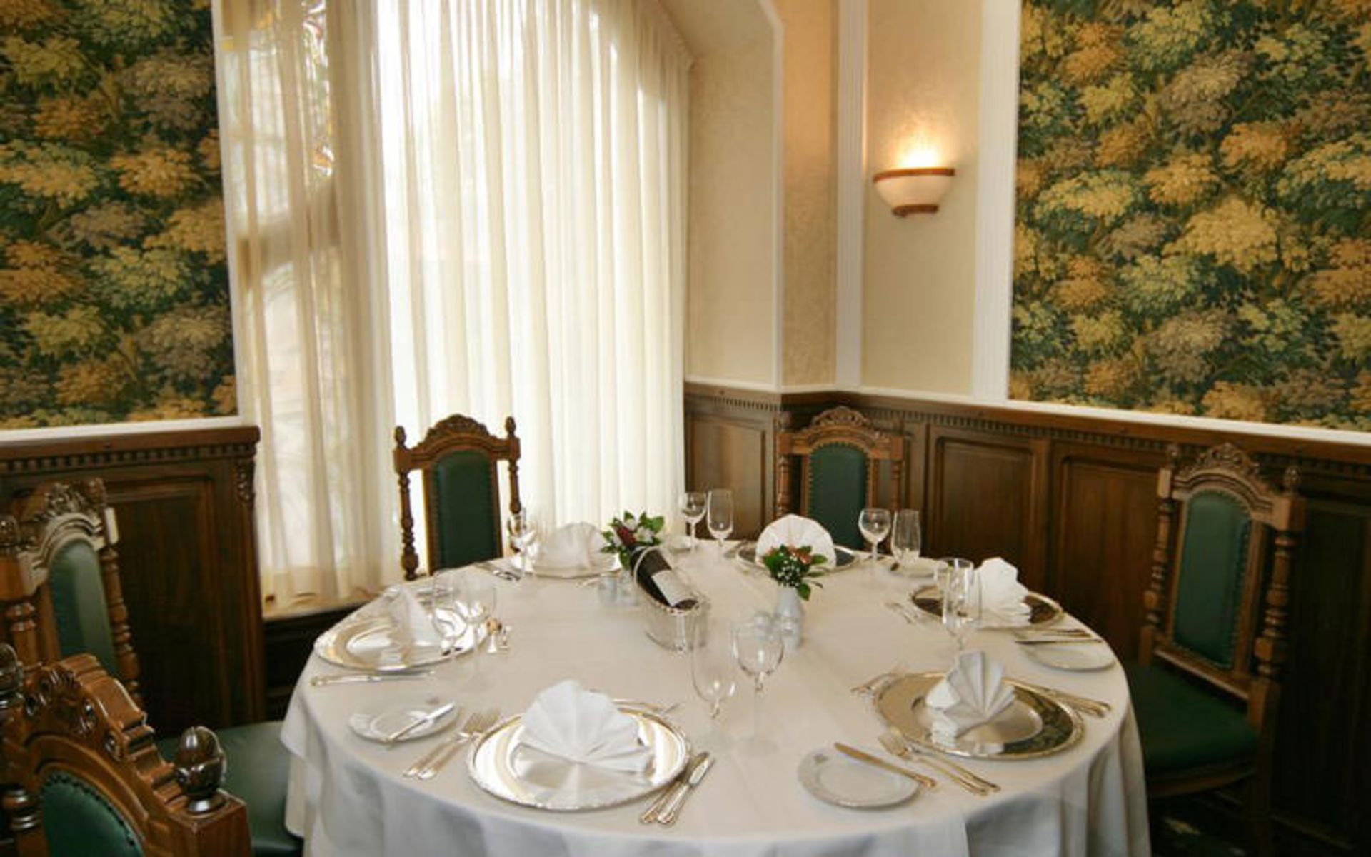 هتل گرند هتل لندن (Grand Hotel London)