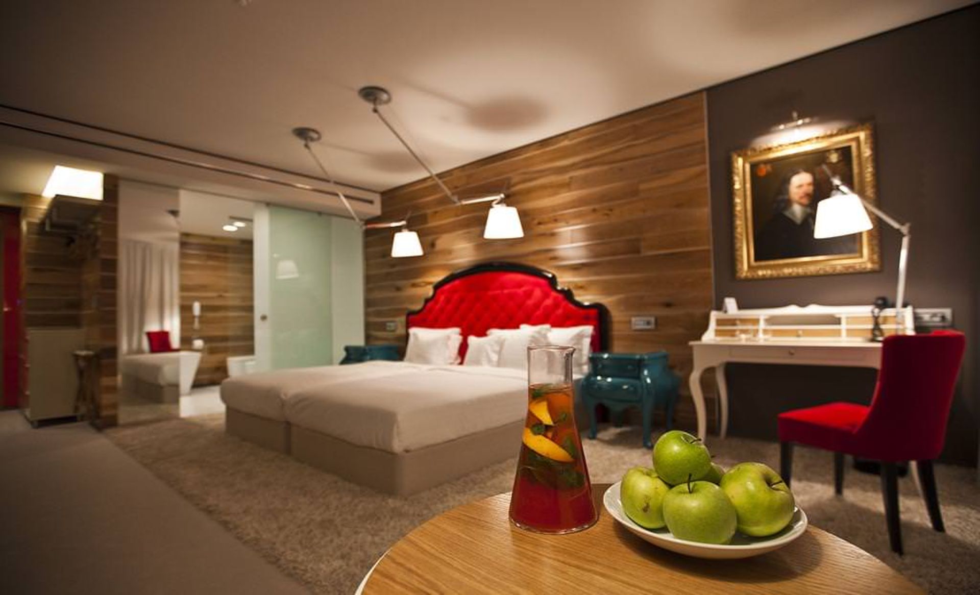 هتل گرافیت گالری دیزاین (Graffit Gallery Design Hotel)