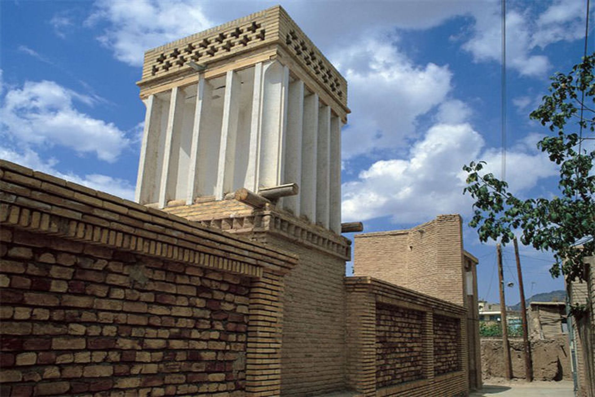 آب انبار بلور