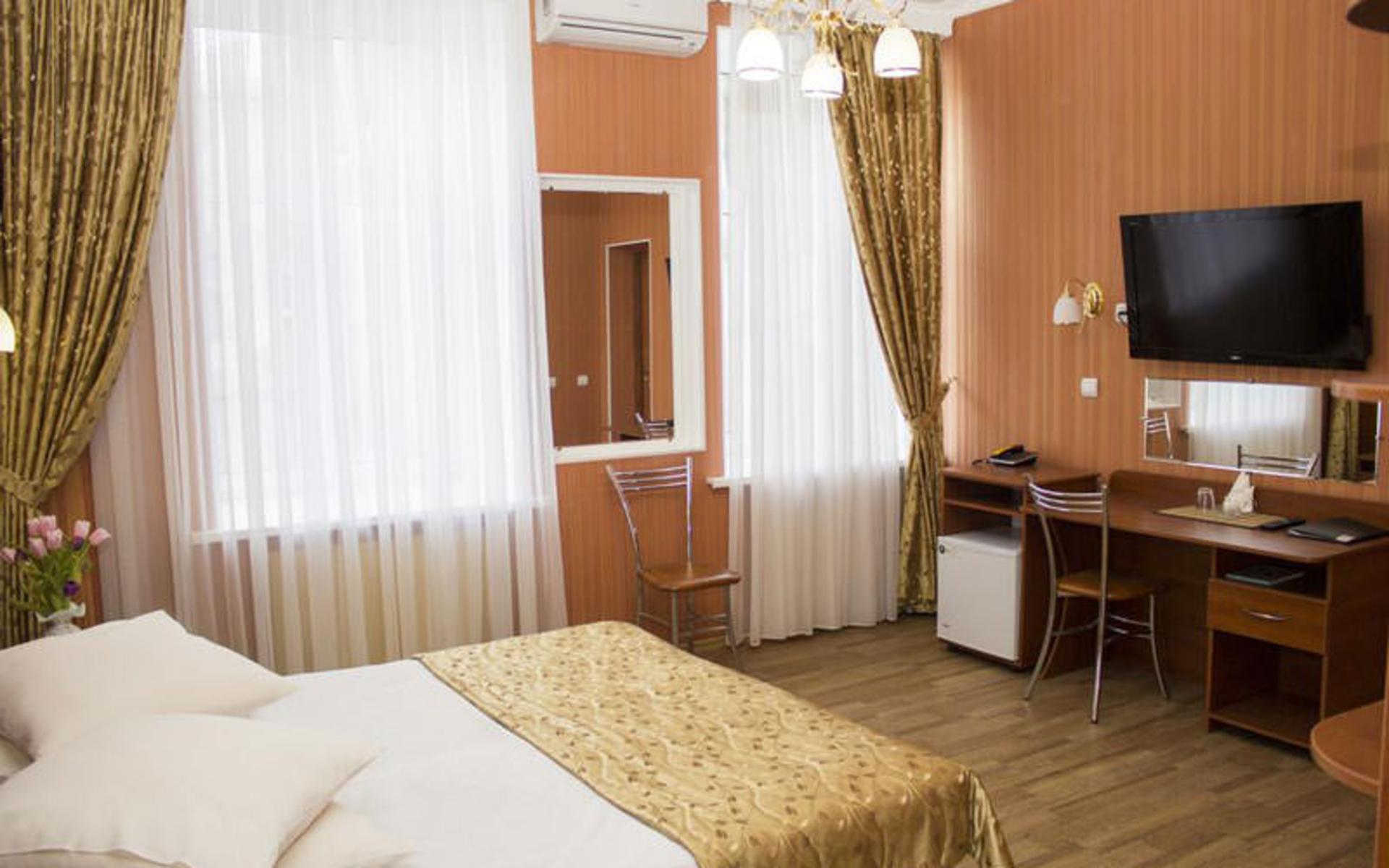 هتل تونیکا (Hotel Tonika)