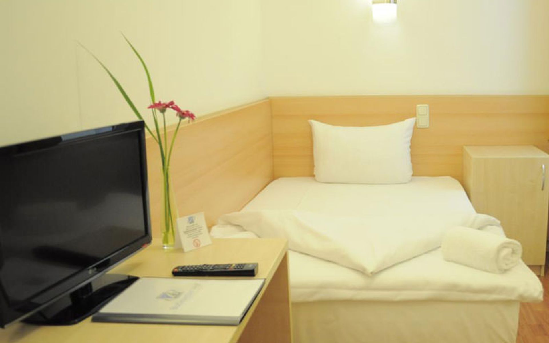 هتل بوداپستر هف (Hotel Budapester Hof)