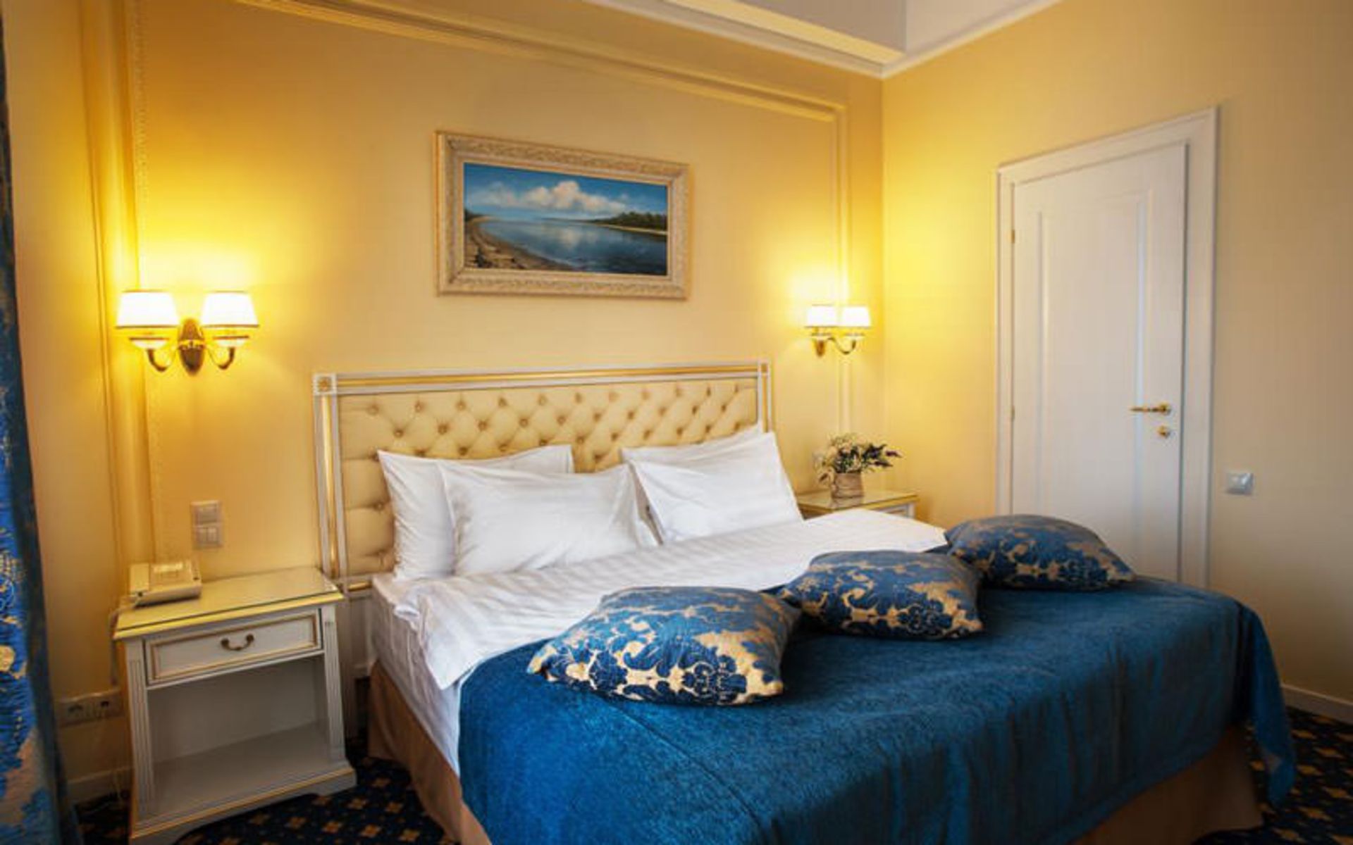 هتل ولگوگراد (Hotel Volgograd)