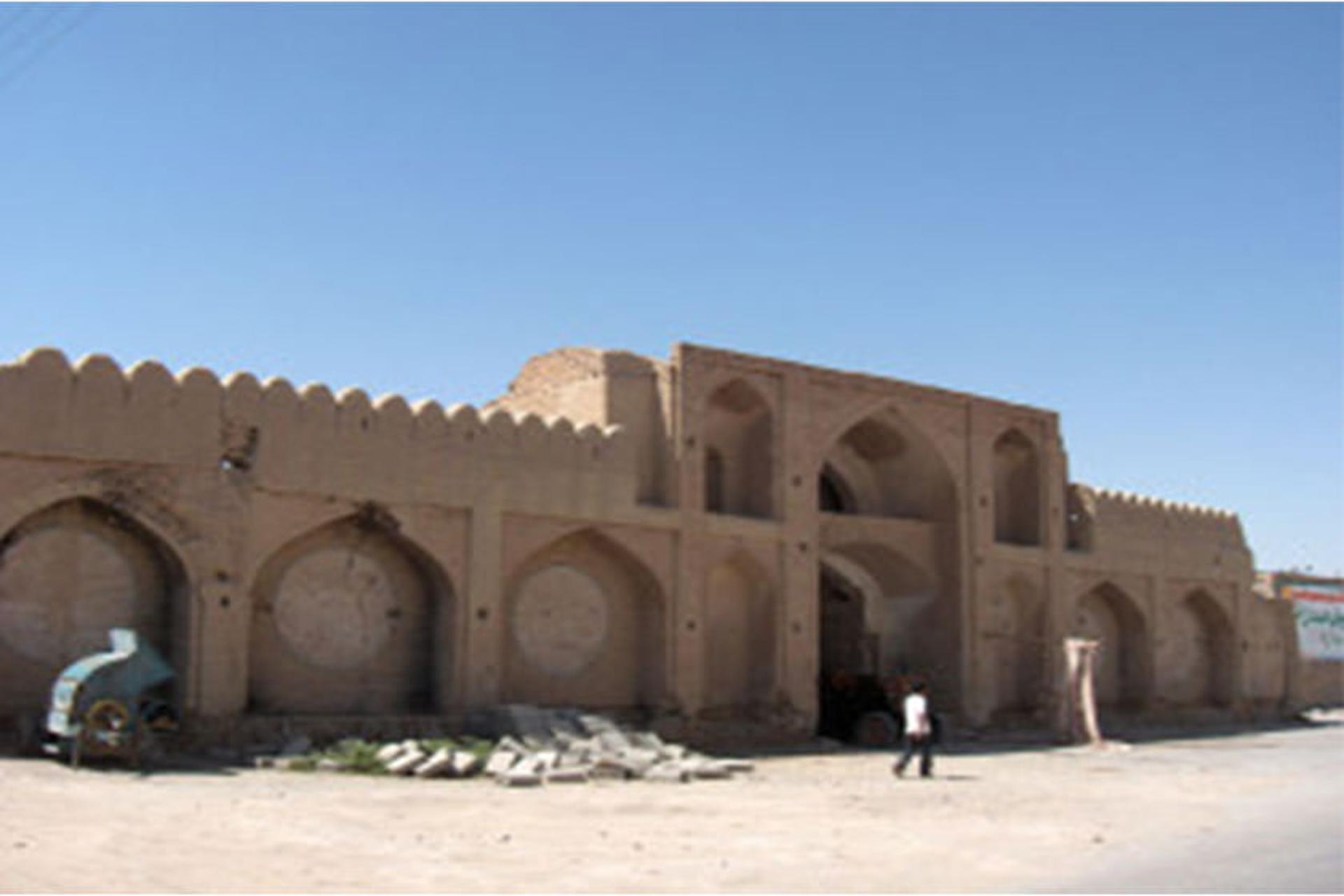رباط شاه عباسی ورزنه