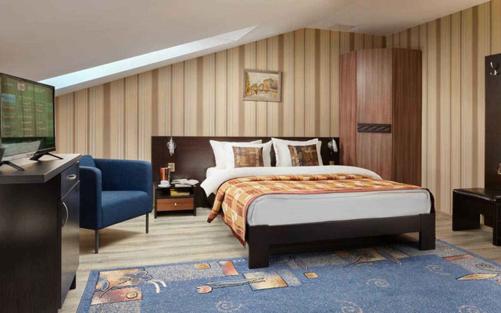 هتل نیکیتین (Nikitin Hotel)