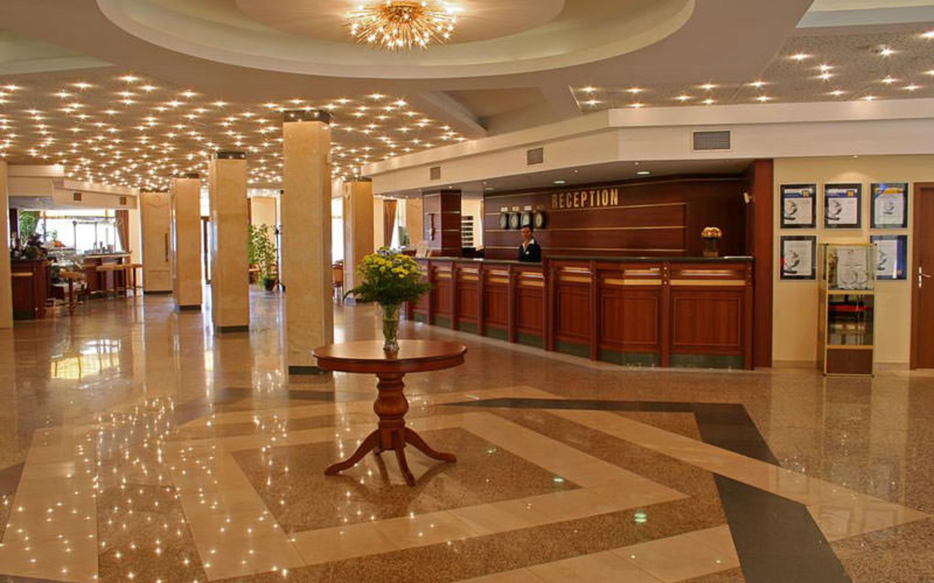 هتل ریویرا هالیدی بیچ و کلاب (Riviera Beach Hotel and SPA, Riviera Holiday Club - All Inclusive)