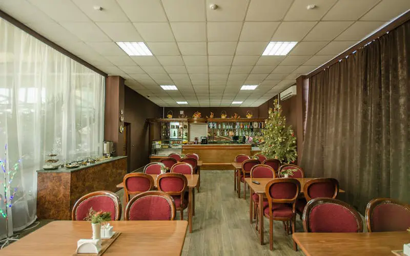هتل نوی (Hotel Noy)