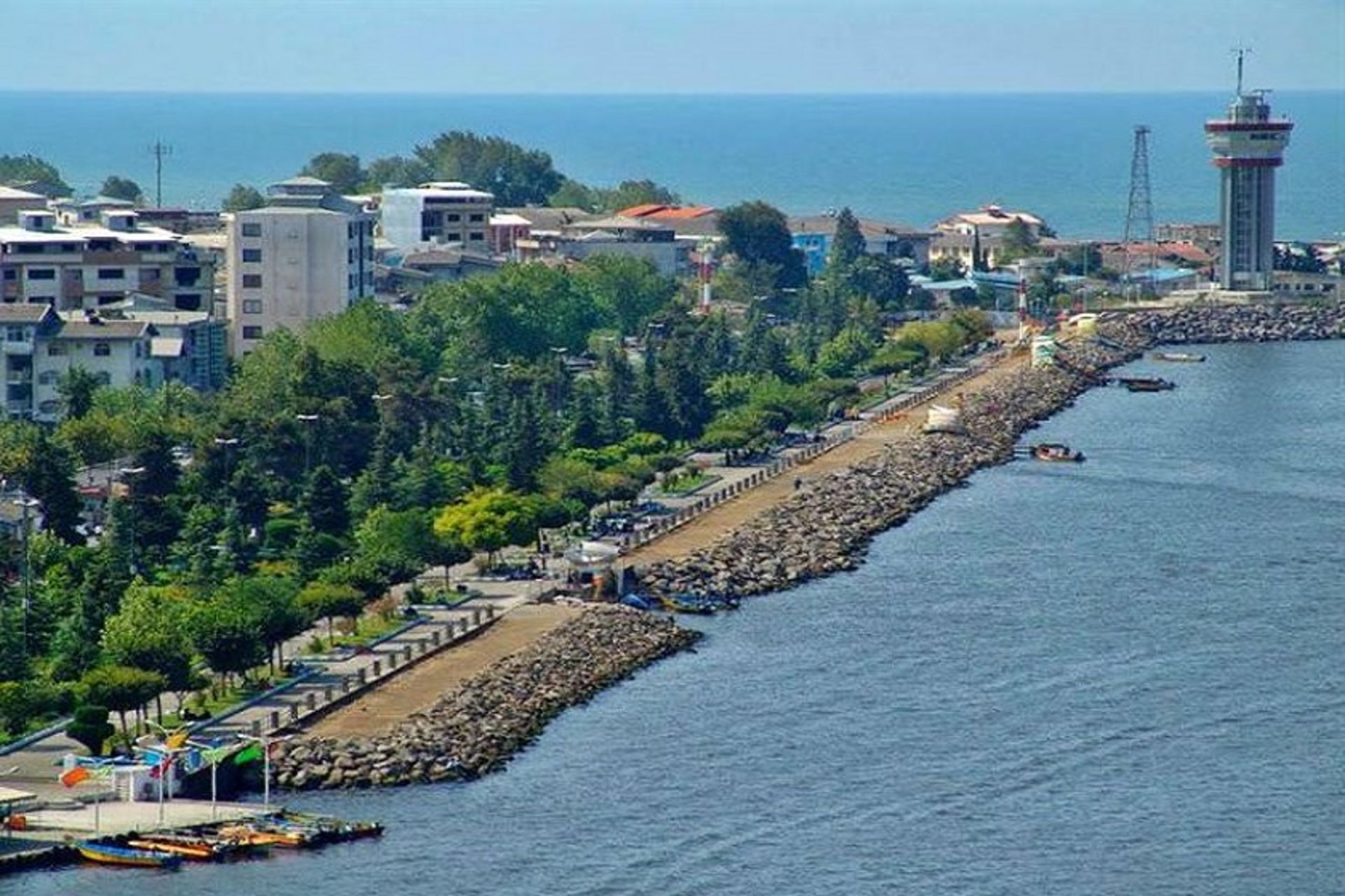 بلوار ساحلی بندرانزلی