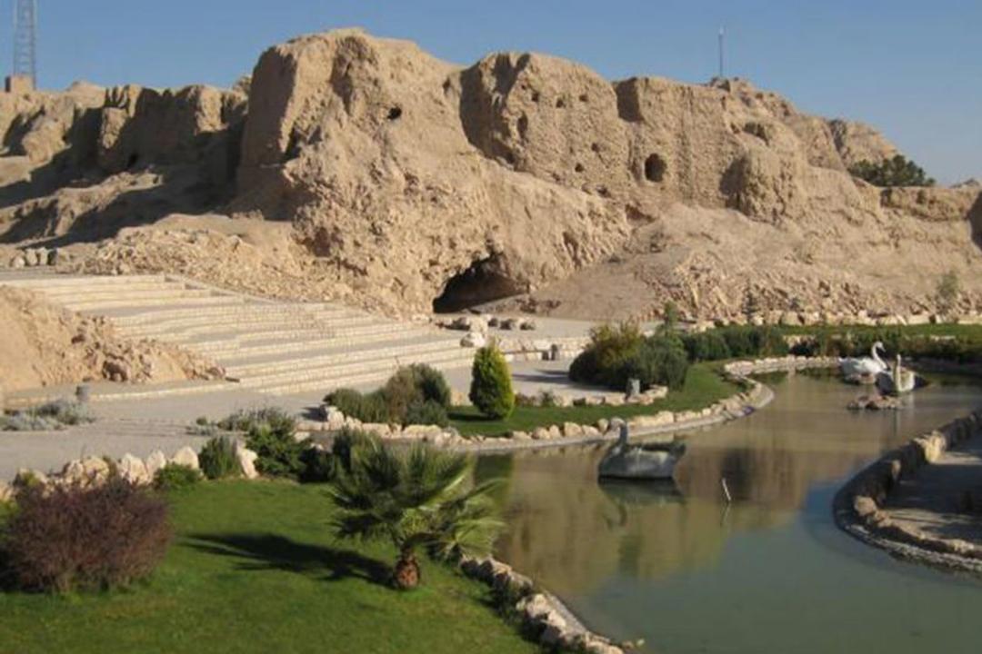 تل آتشین دارستان بم
