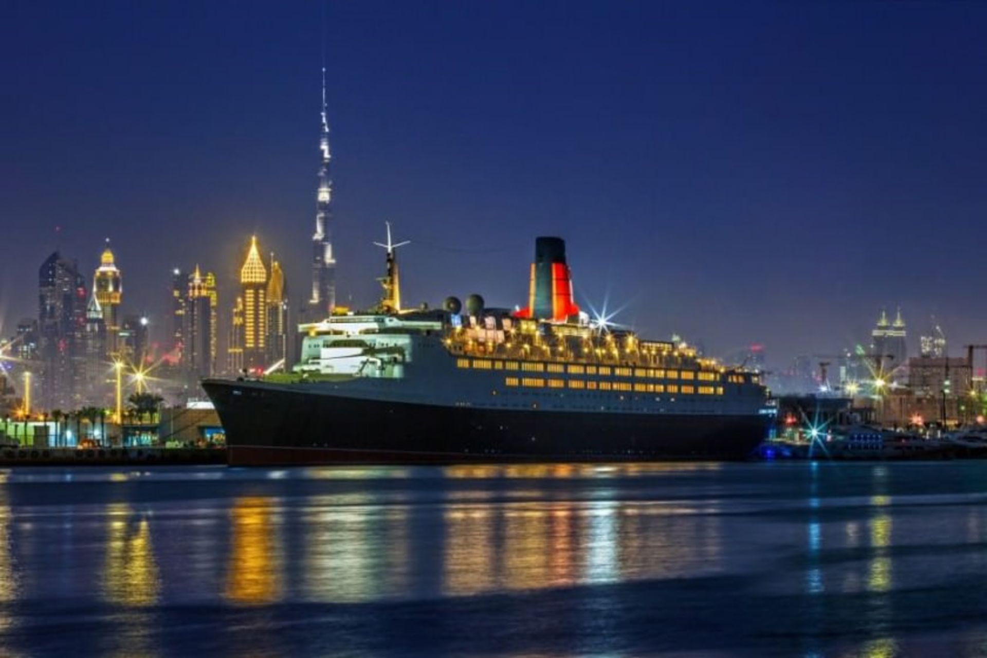 هتل qe2