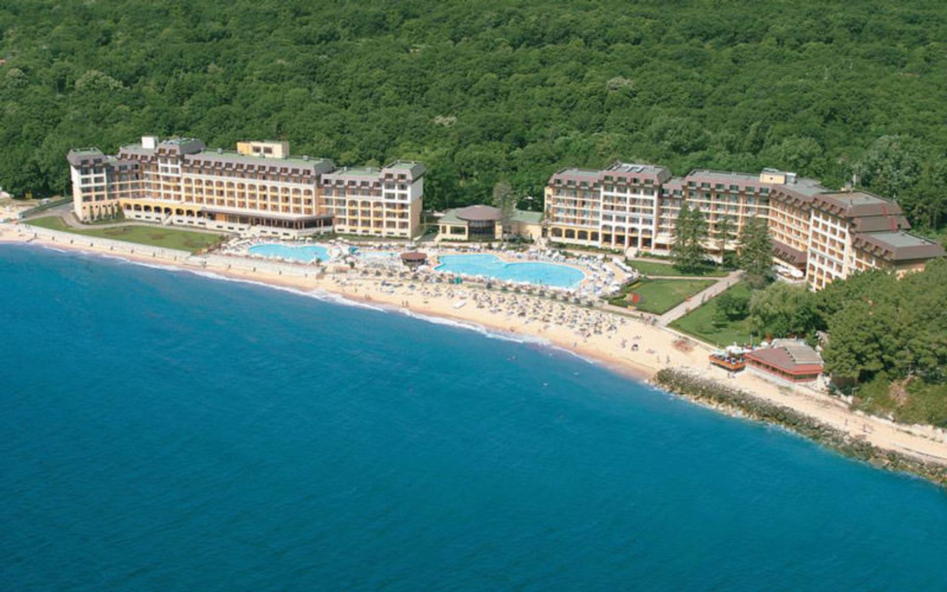 هتل ریویرا هالیدی بیچ و کلاب (Riviera Beach Hotel and SPA, Riviera Holiday Club - All Inclusive)
