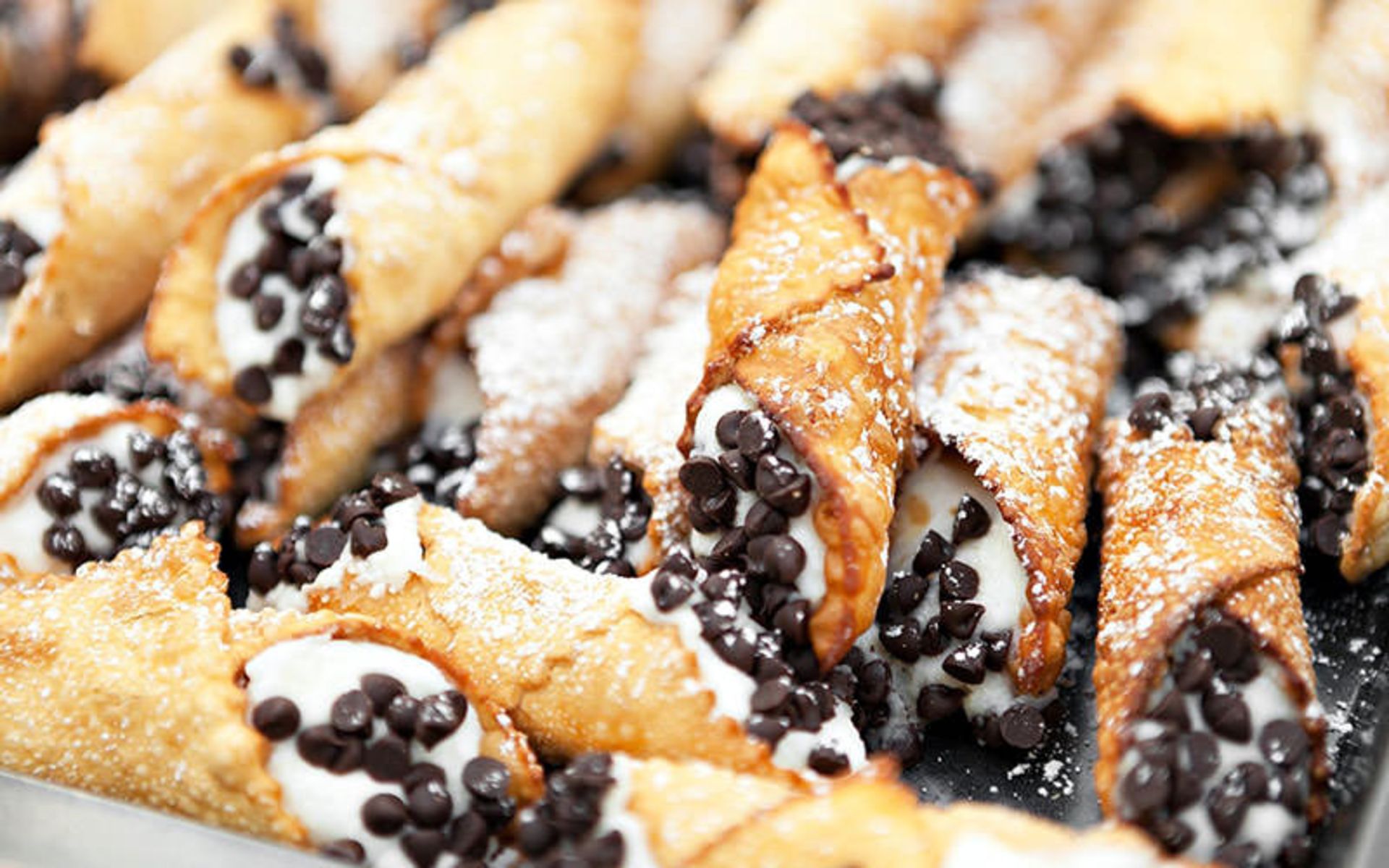 کانولیس (Cannolis) - ایتالیا