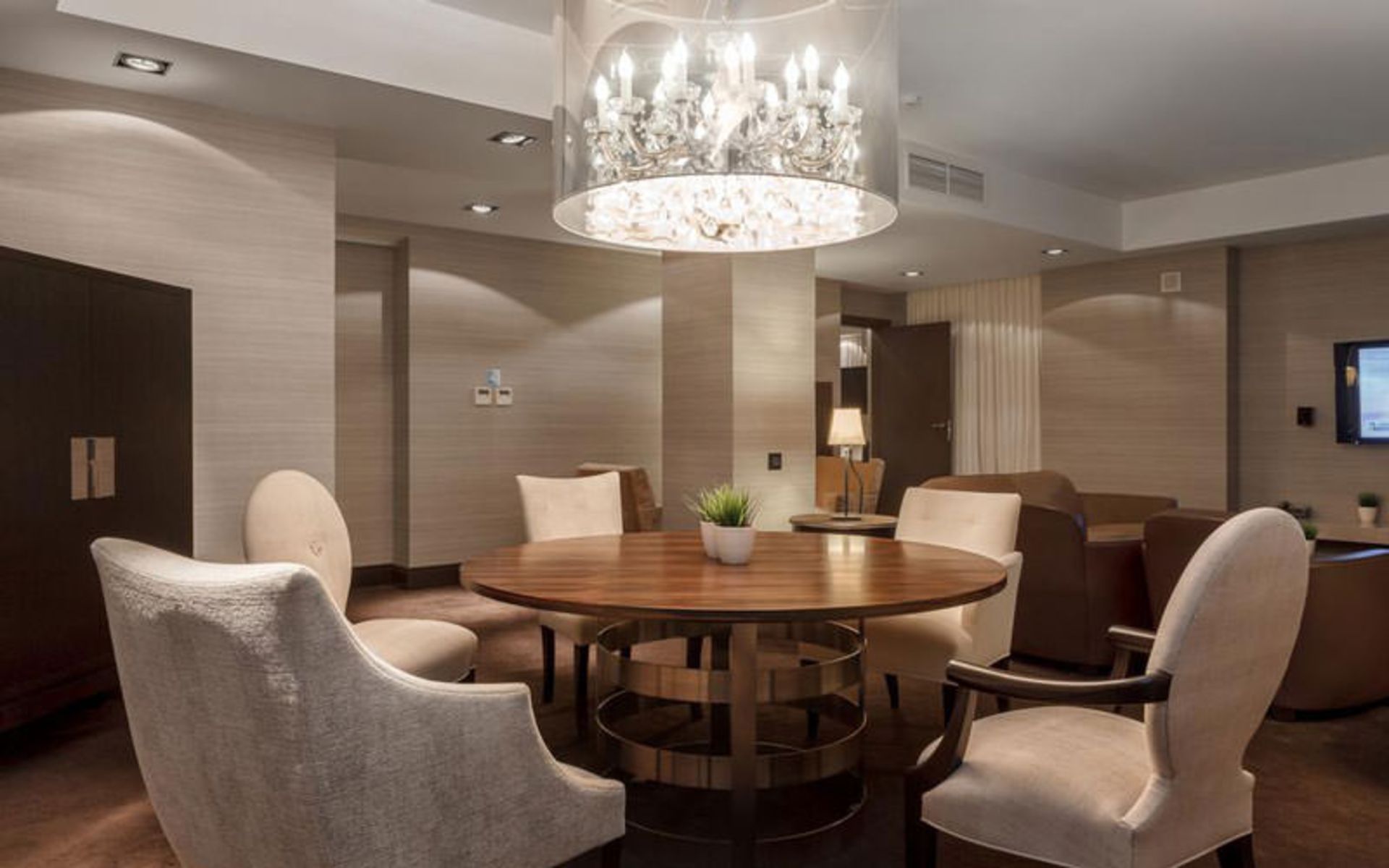 هتل ولنا (Volna Hotel)