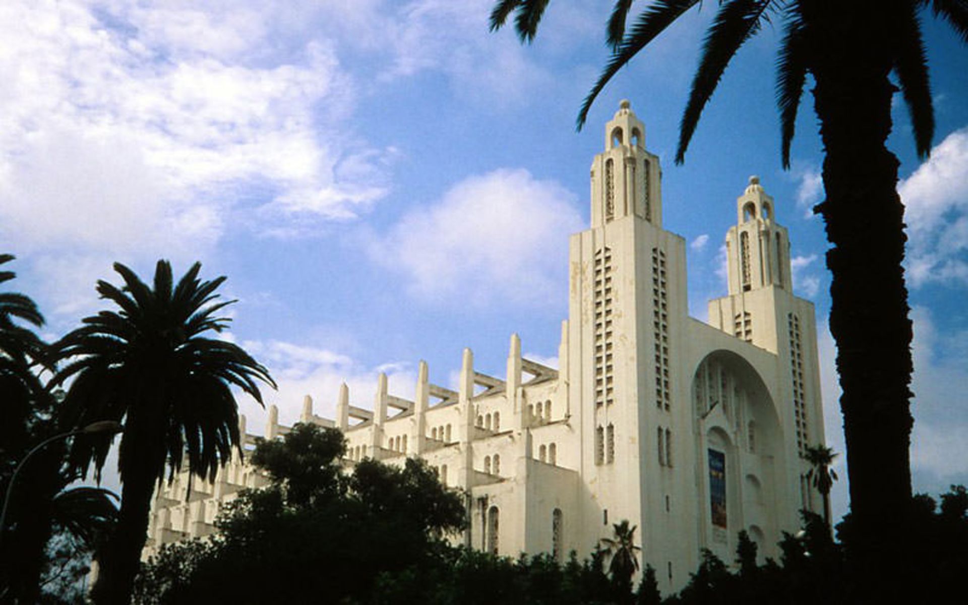 کلیسای قلب مقدس (Cathedral du Sacre Coeur‏)