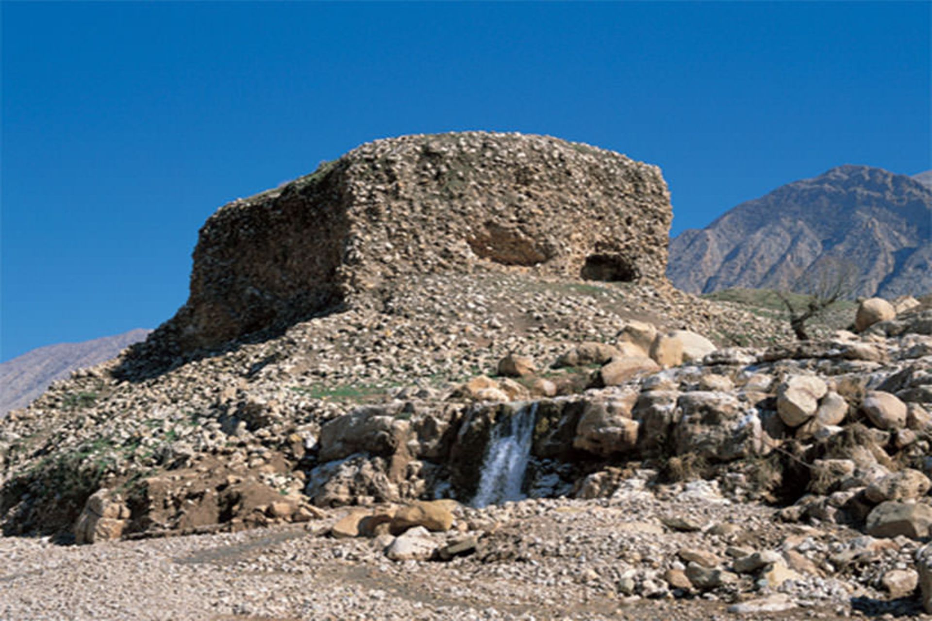 قلعه یزدگرد