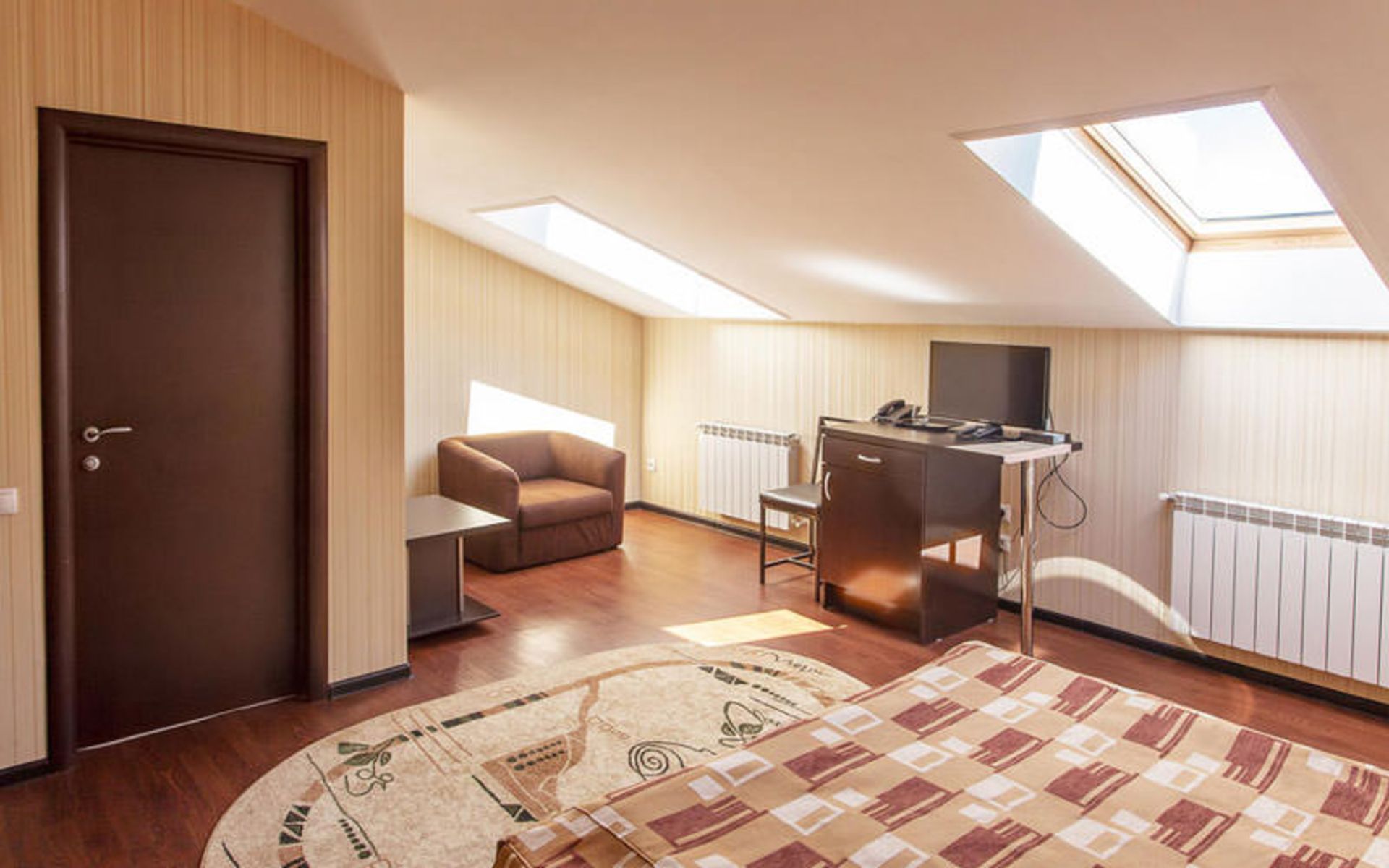 هتل نیکیتین (Nikitin Hotel)