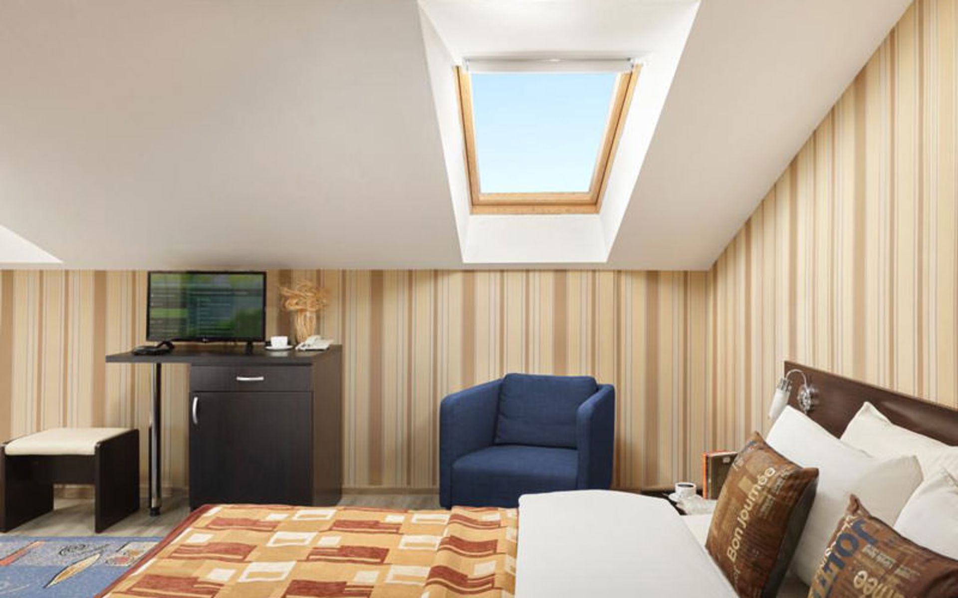 هتل نیکیتین (Nikitin Hotel)