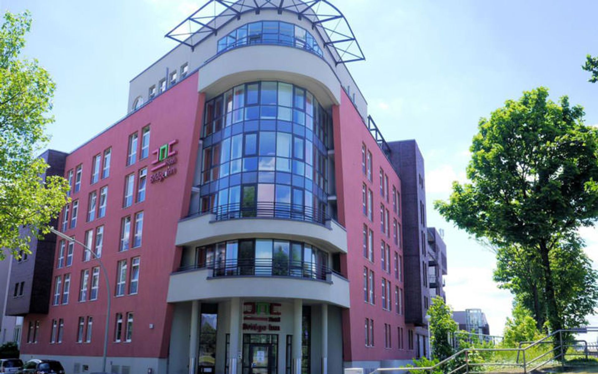 هتل بریج این (Bridge Inn Hotel)