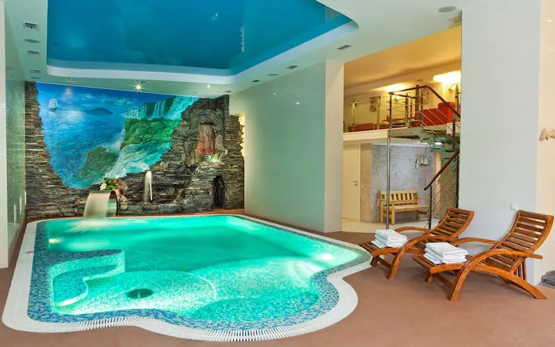 هتل گرند هال (Grand Hall Hotel)