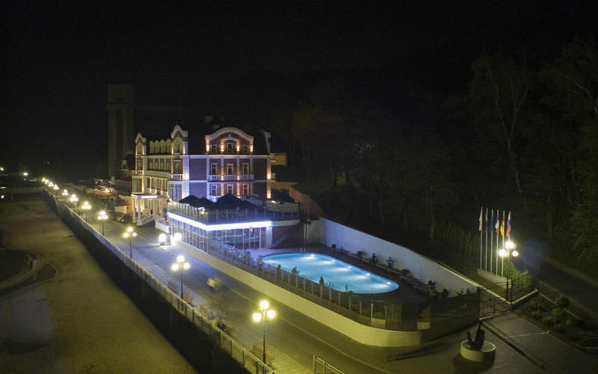 هتل گرند پالاس (Hotel Grand Palace)