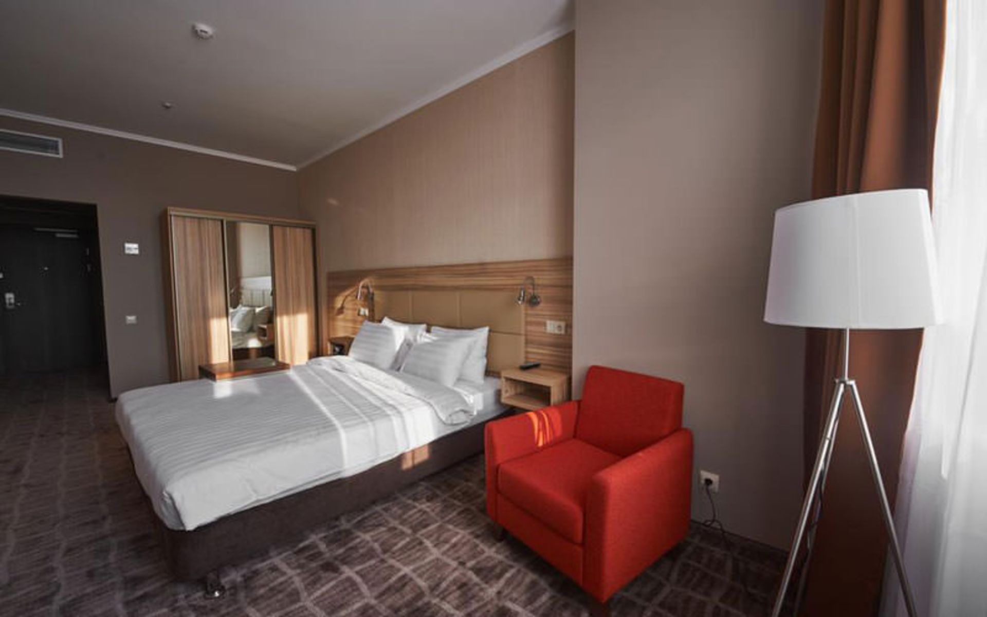هتل رامادا (Ramada Hotel)