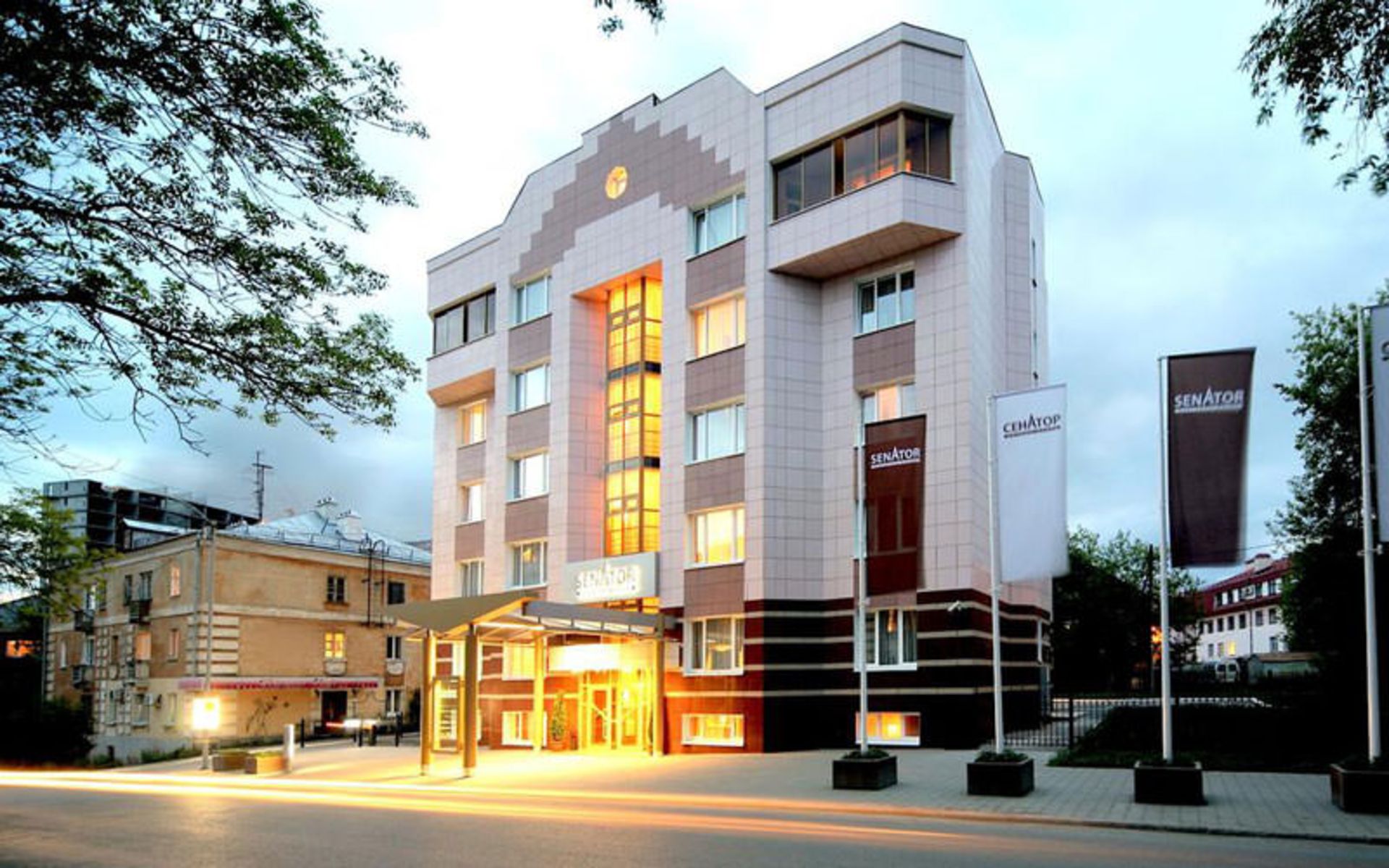 هتل بیزینس هتل سناتور (Business Hotel Senator)