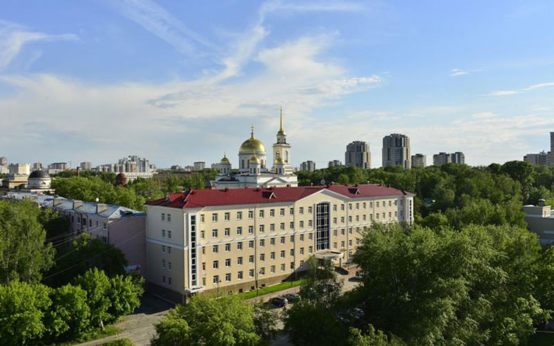 هتل گرین پارک (Green Park Hotel)